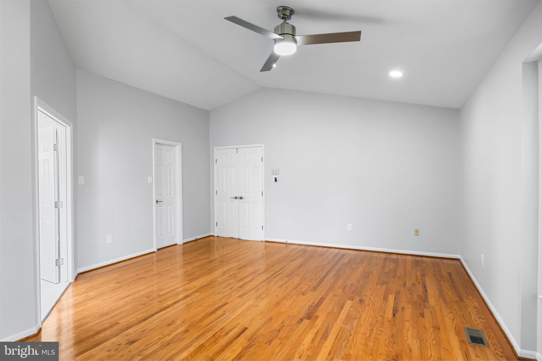 HUNTERS RUN - Residential