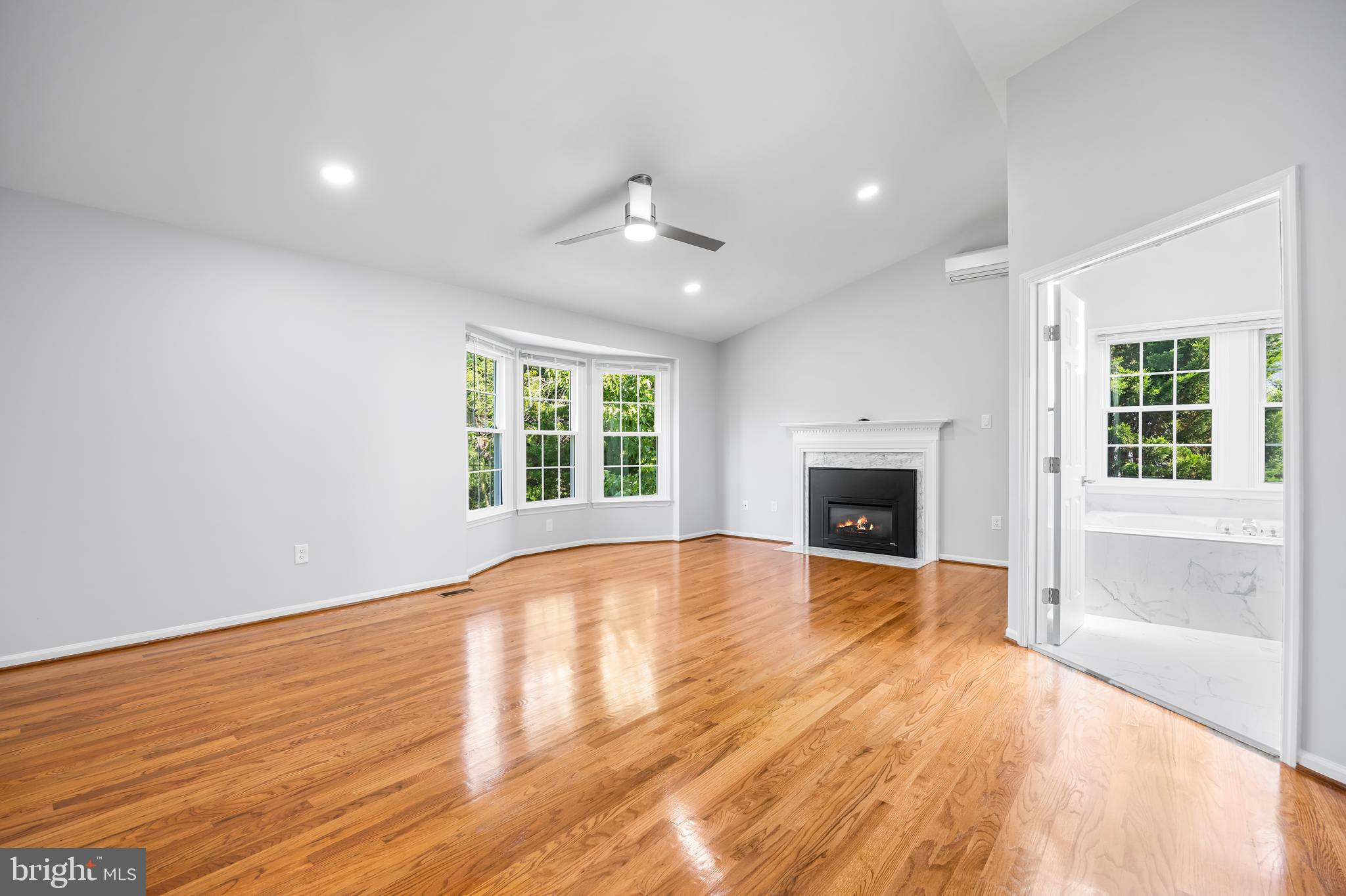 HUNTERS RUN - Residential