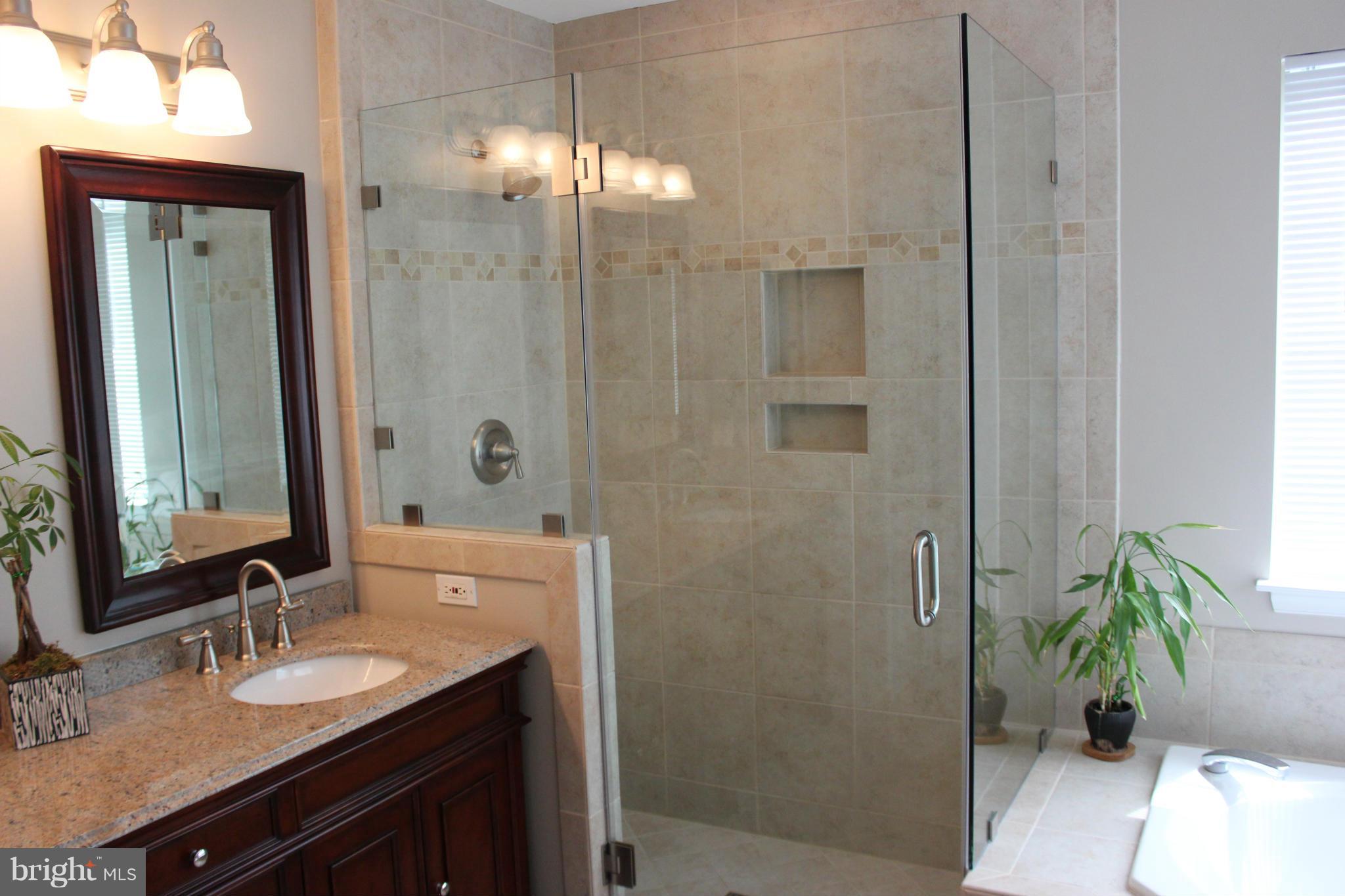 SIGNATURE AT BROADLANDS - Residential