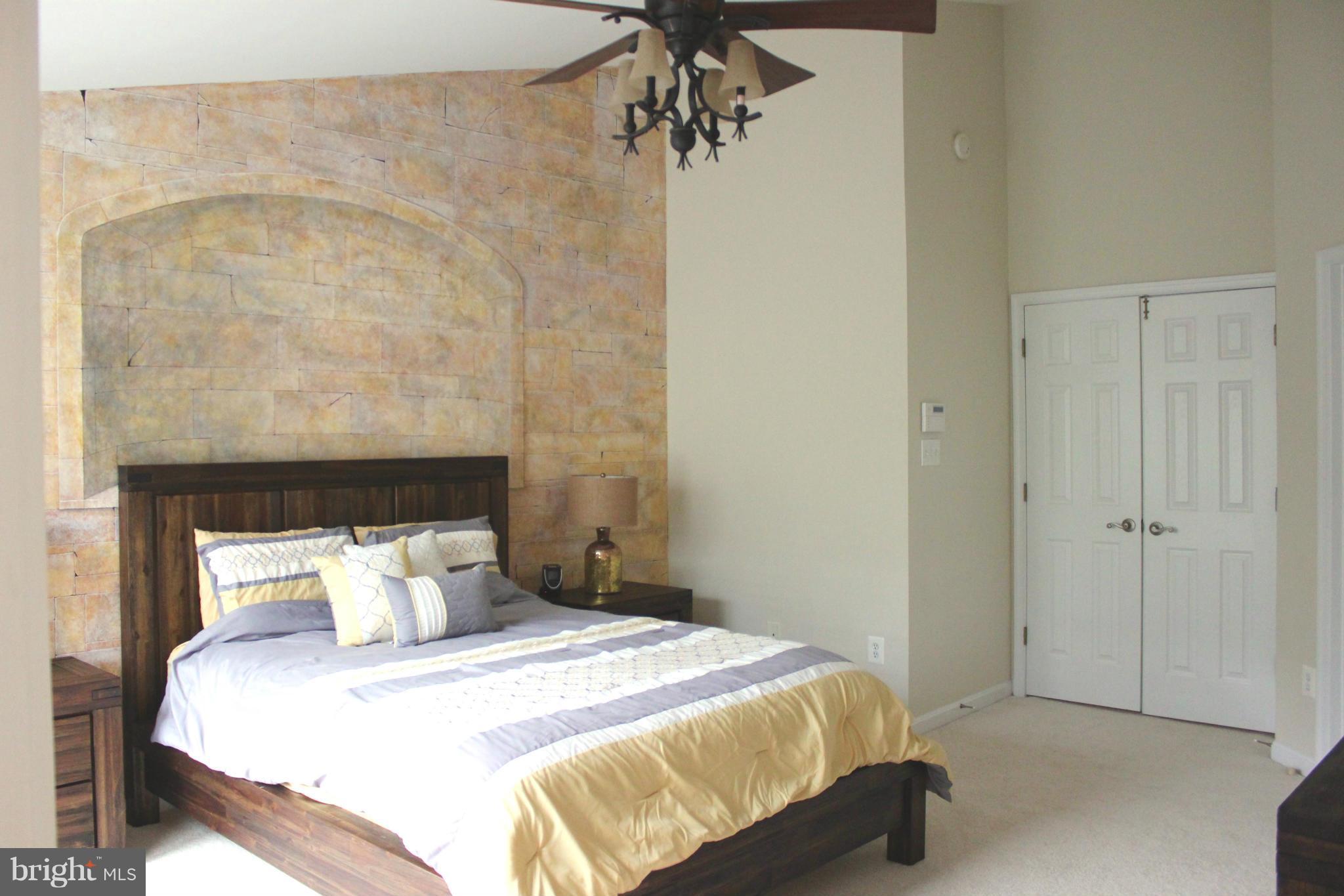 SIGNATURE AT BROADLANDS - Residential