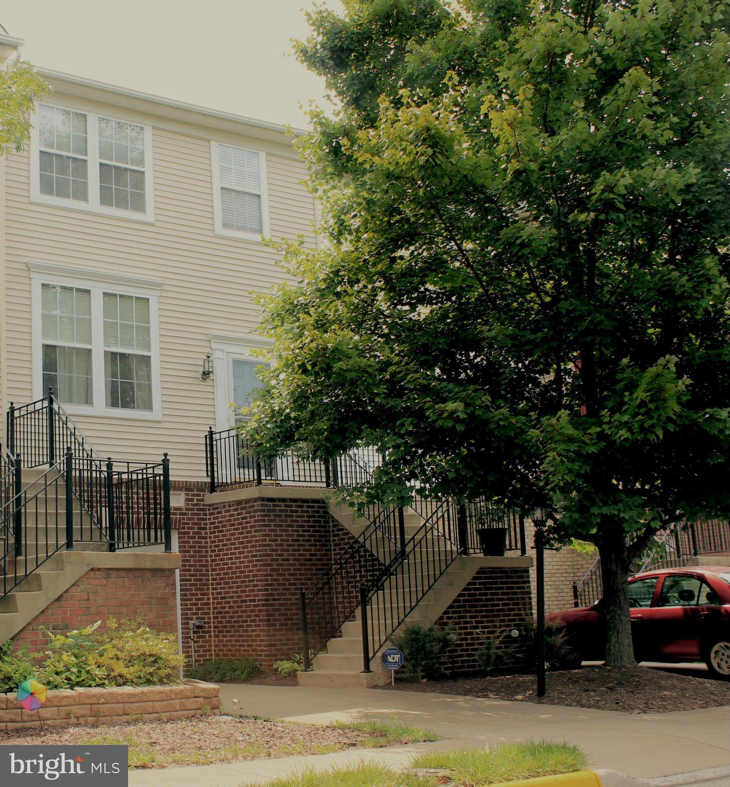 SIGNATURE AT BROADLANDS - Residential