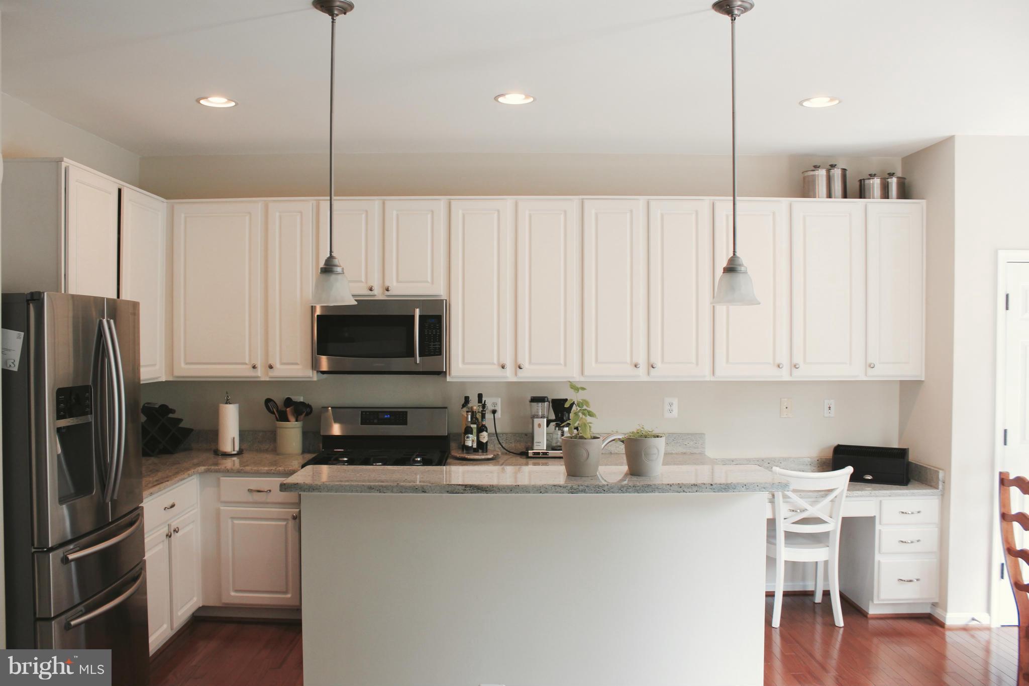 SIGNATURE AT BROADLANDS - Residential