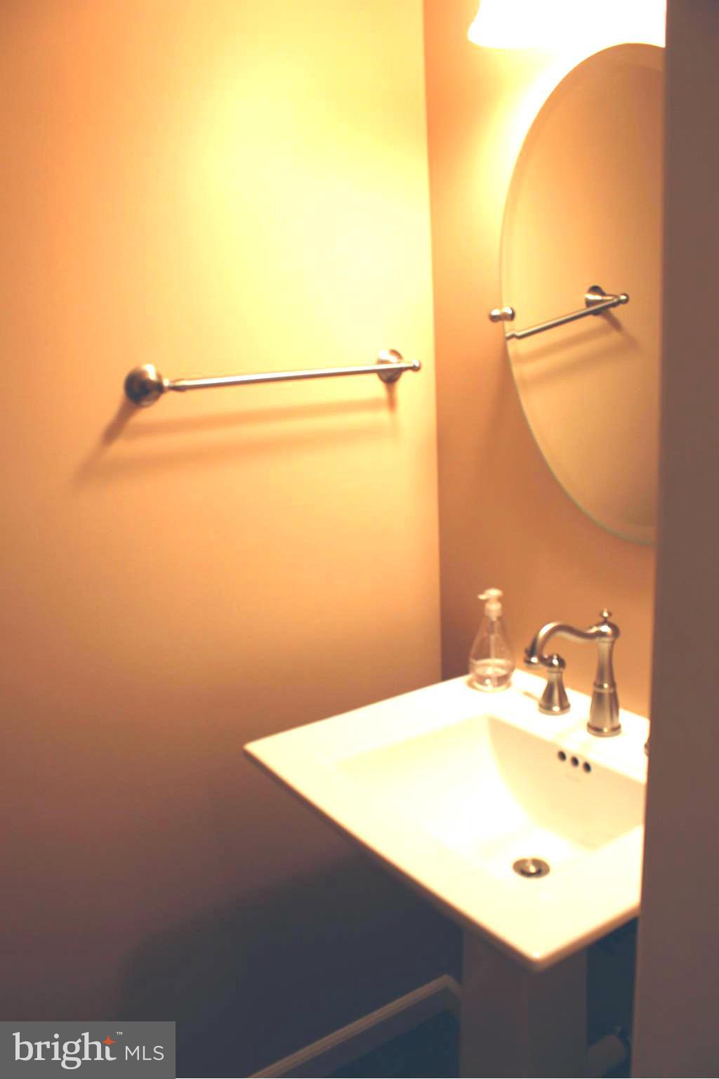 SIGNATURE AT BROADLANDS - Residential