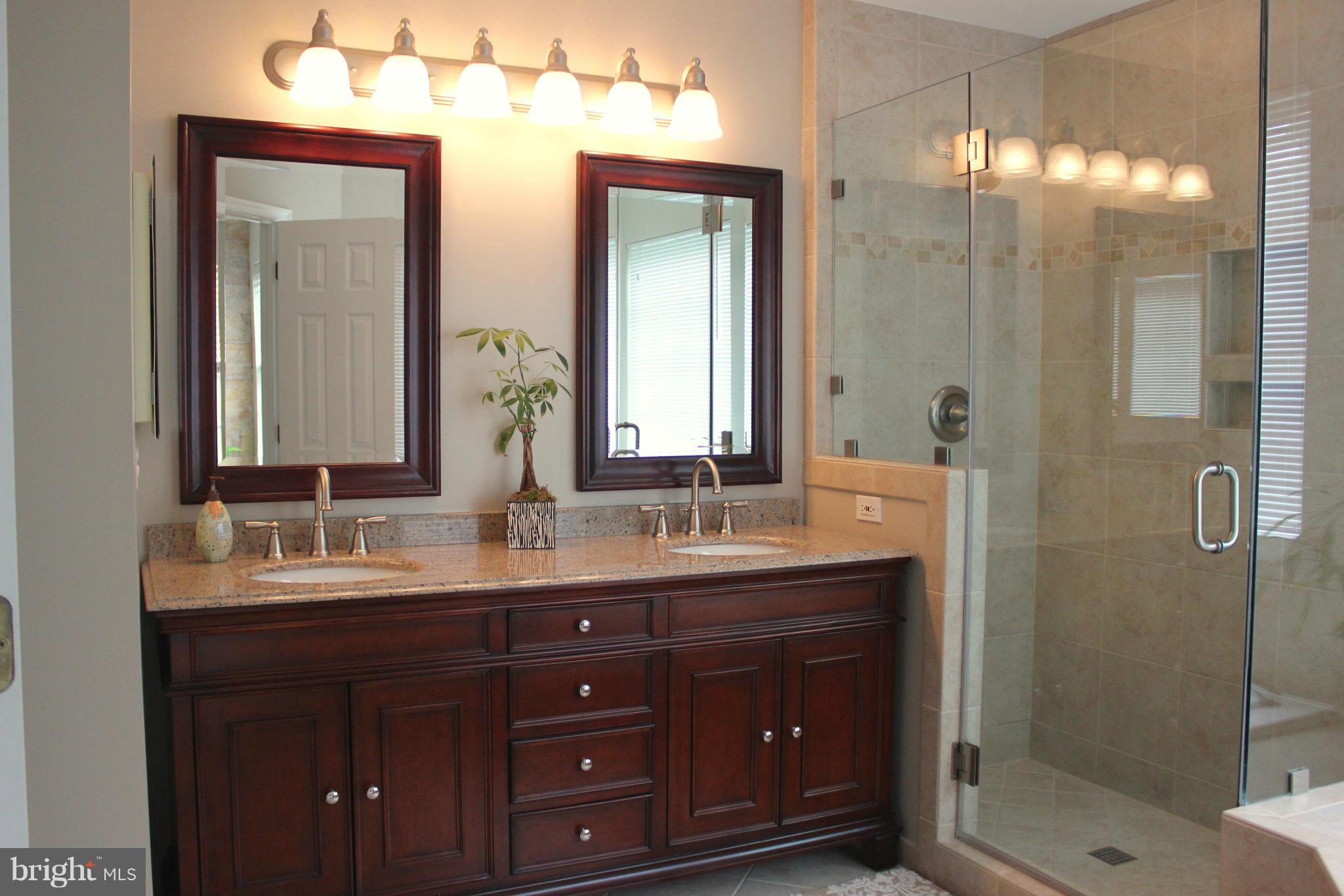 SIGNATURE AT BROADLANDS - Residential