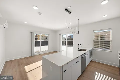 MLS: DENC2074306