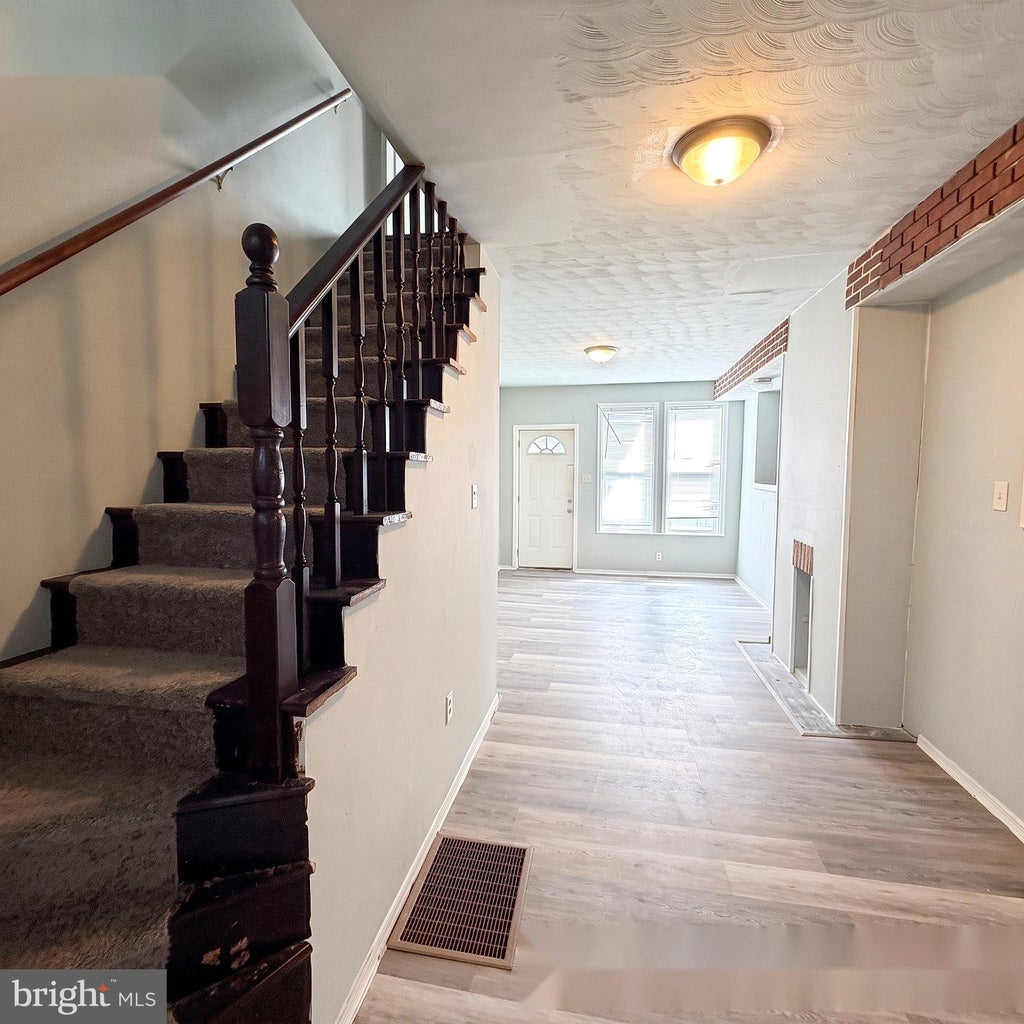 Photo of 609 W Locust Street, YORK, PA 17401 (MLS # PAYK2111392)