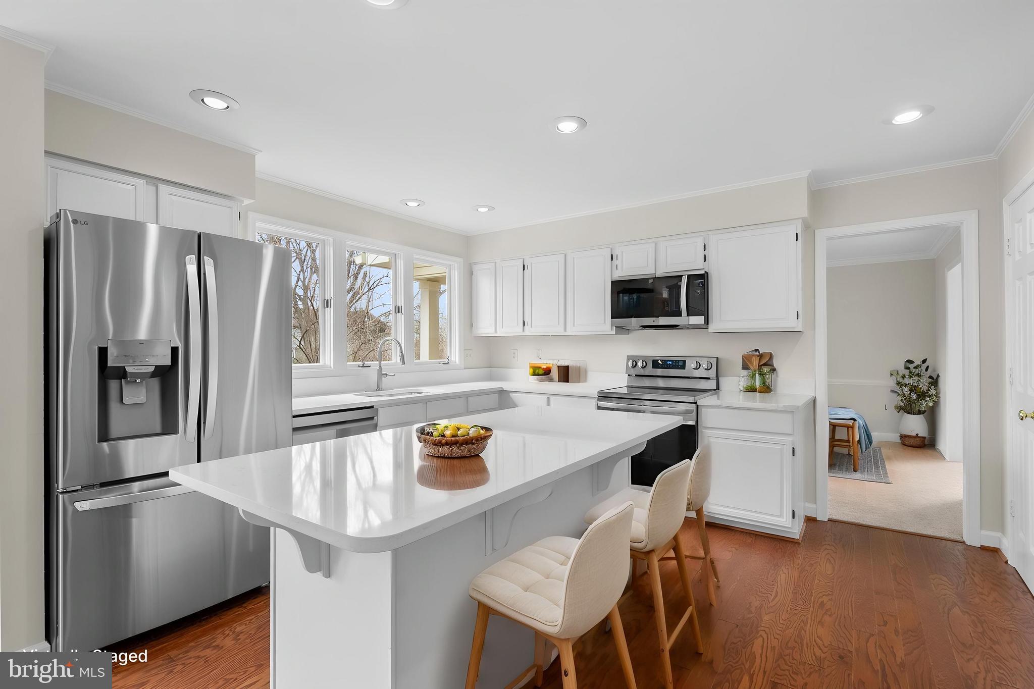 ROLLING KNOLLS - Residential