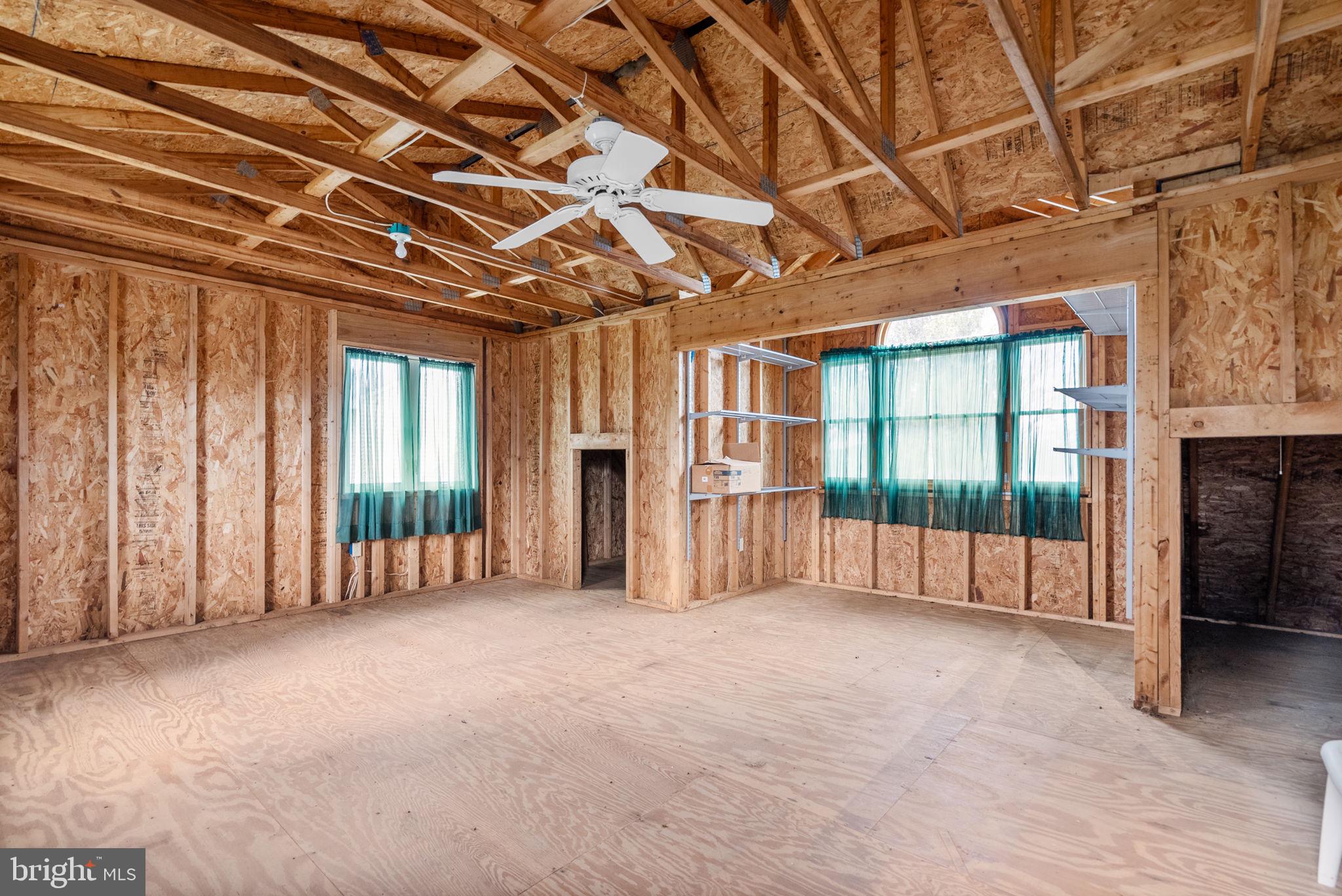 ROLLING KNOLLS - Residential