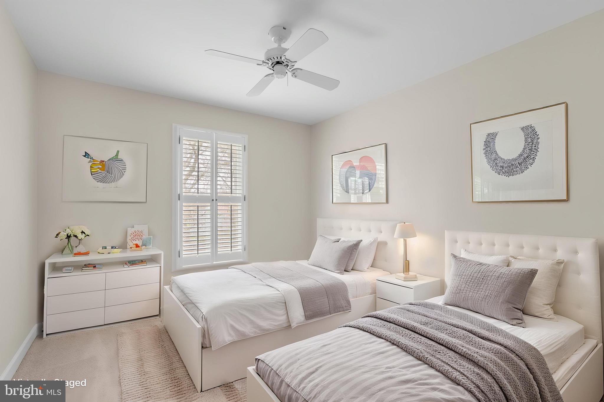 ROLLING KNOLLS - Residential