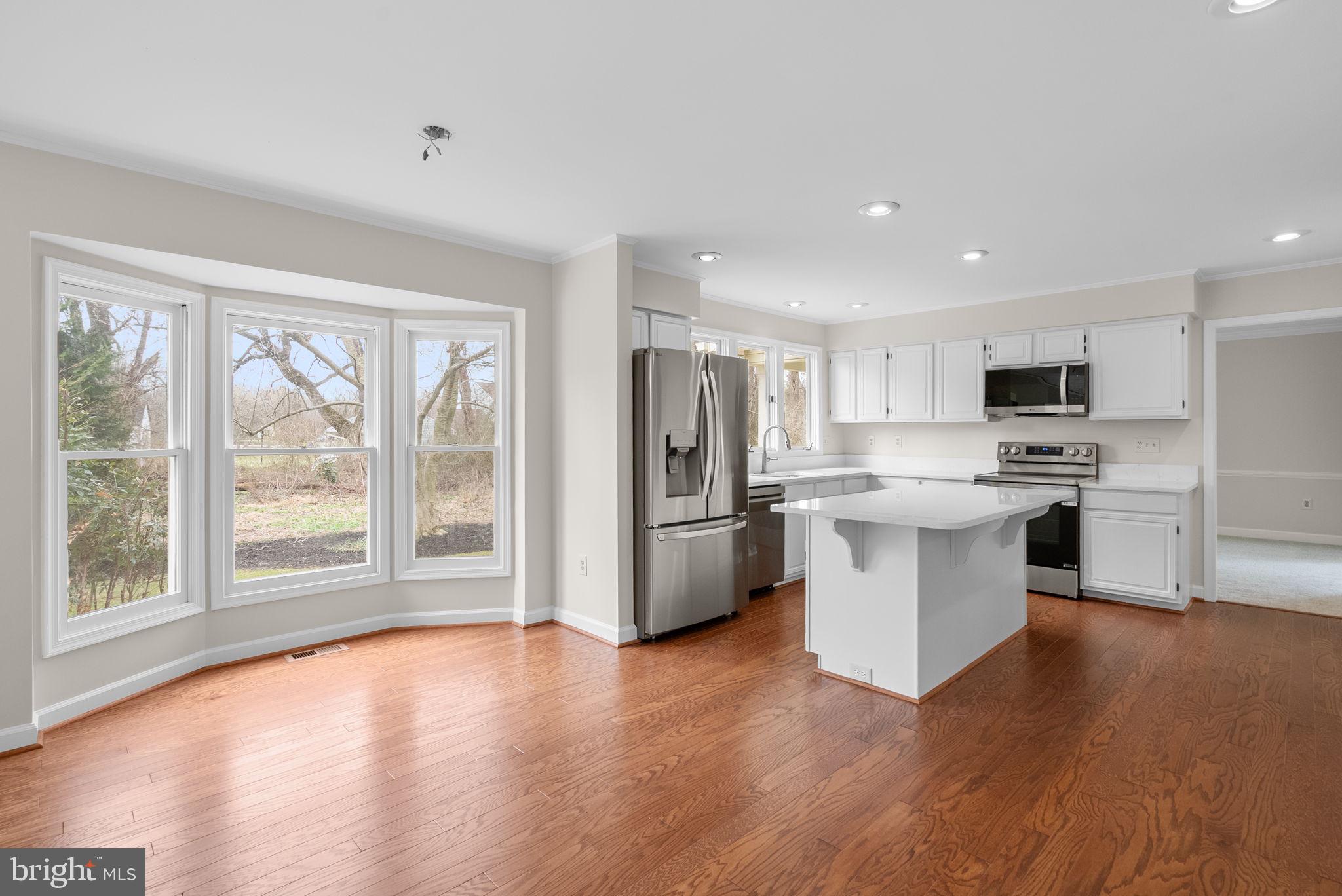 ROLLING KNOLLS - Residential