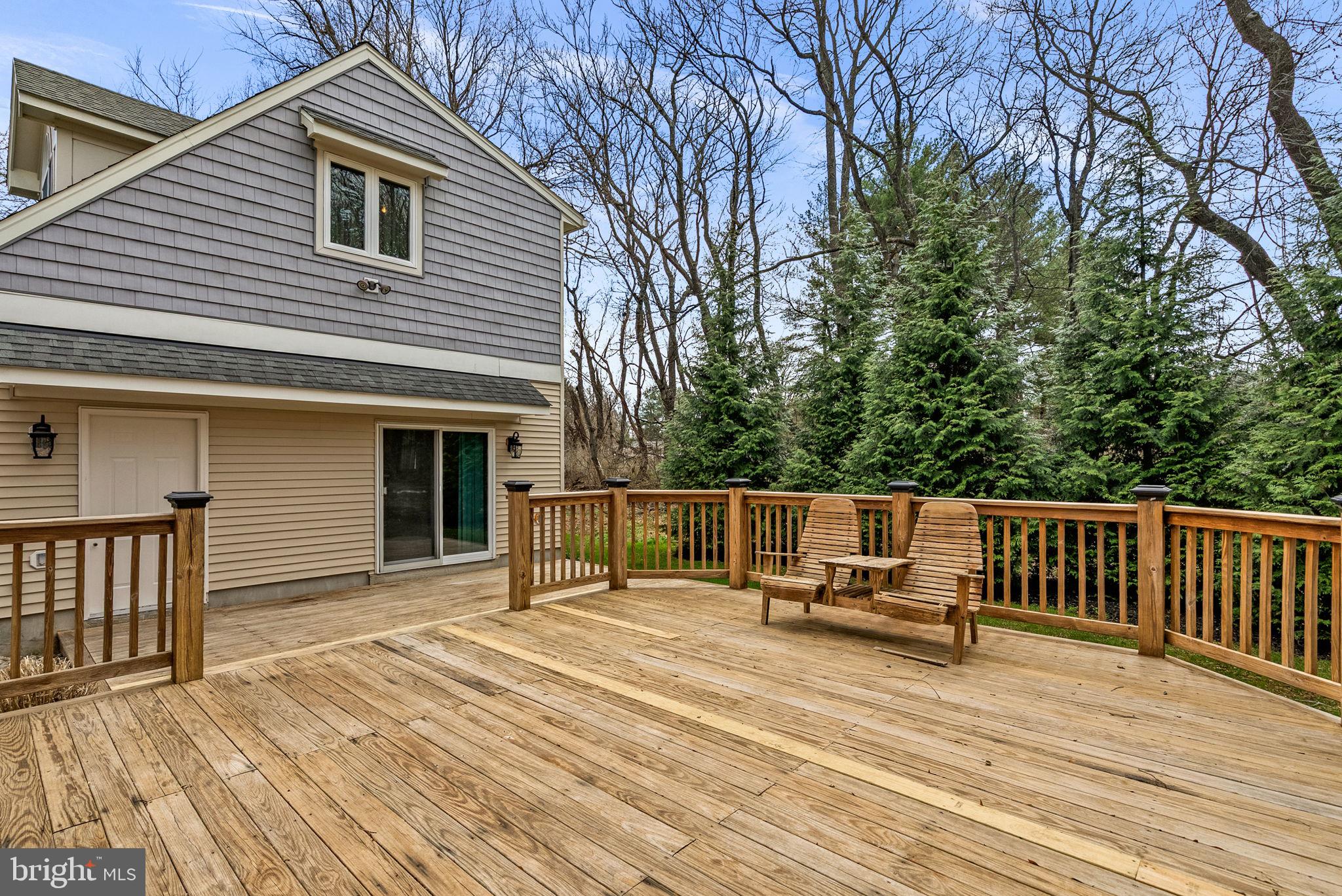 ROLLING KNOLLS - Residential