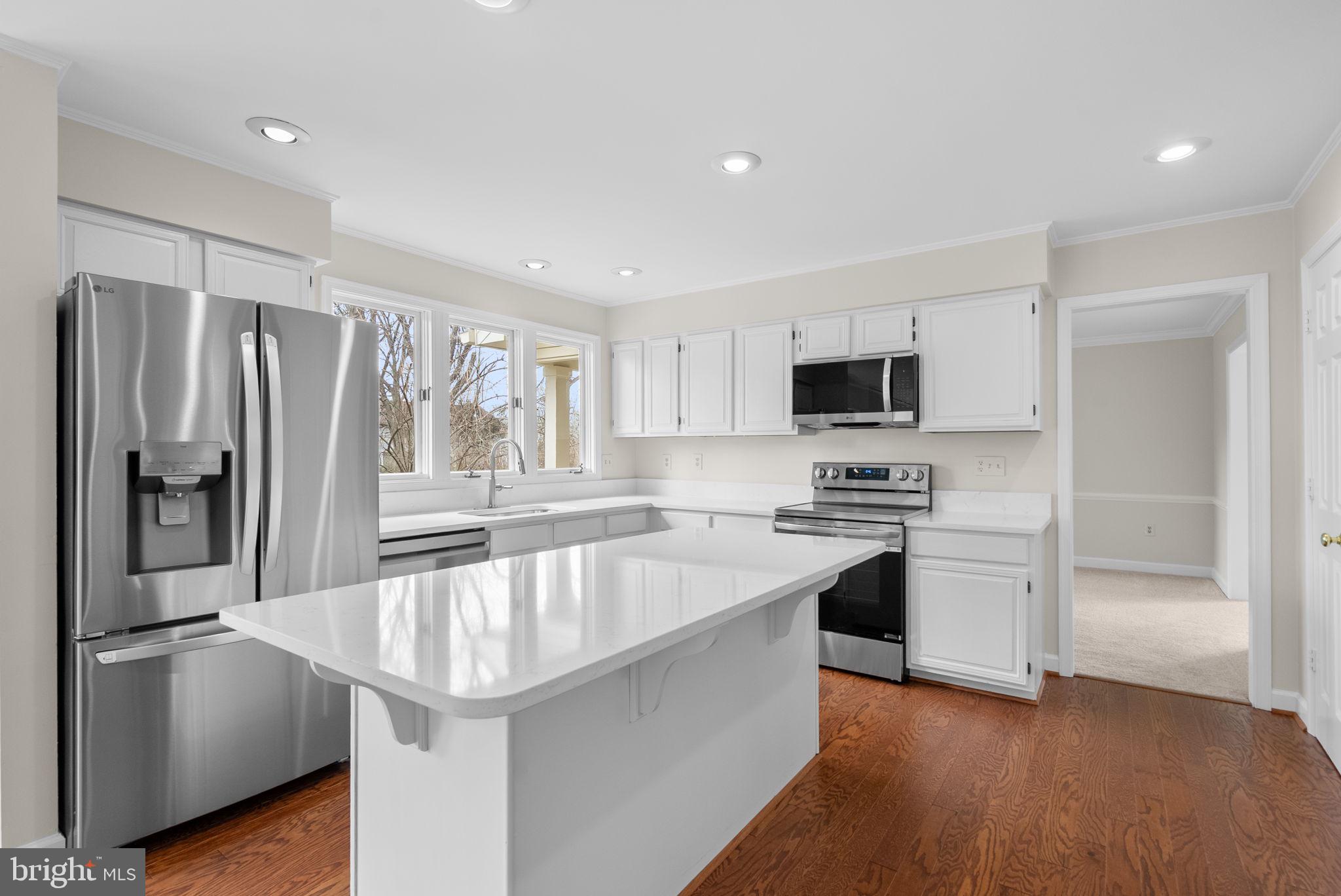 ROLLING KNOLLS - Residential