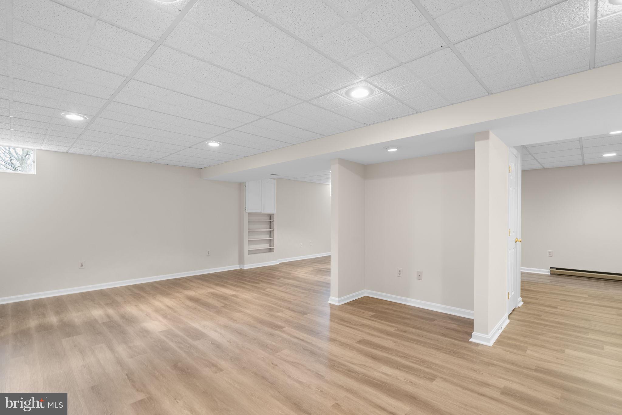 ROLLING KNOLLS - Residential