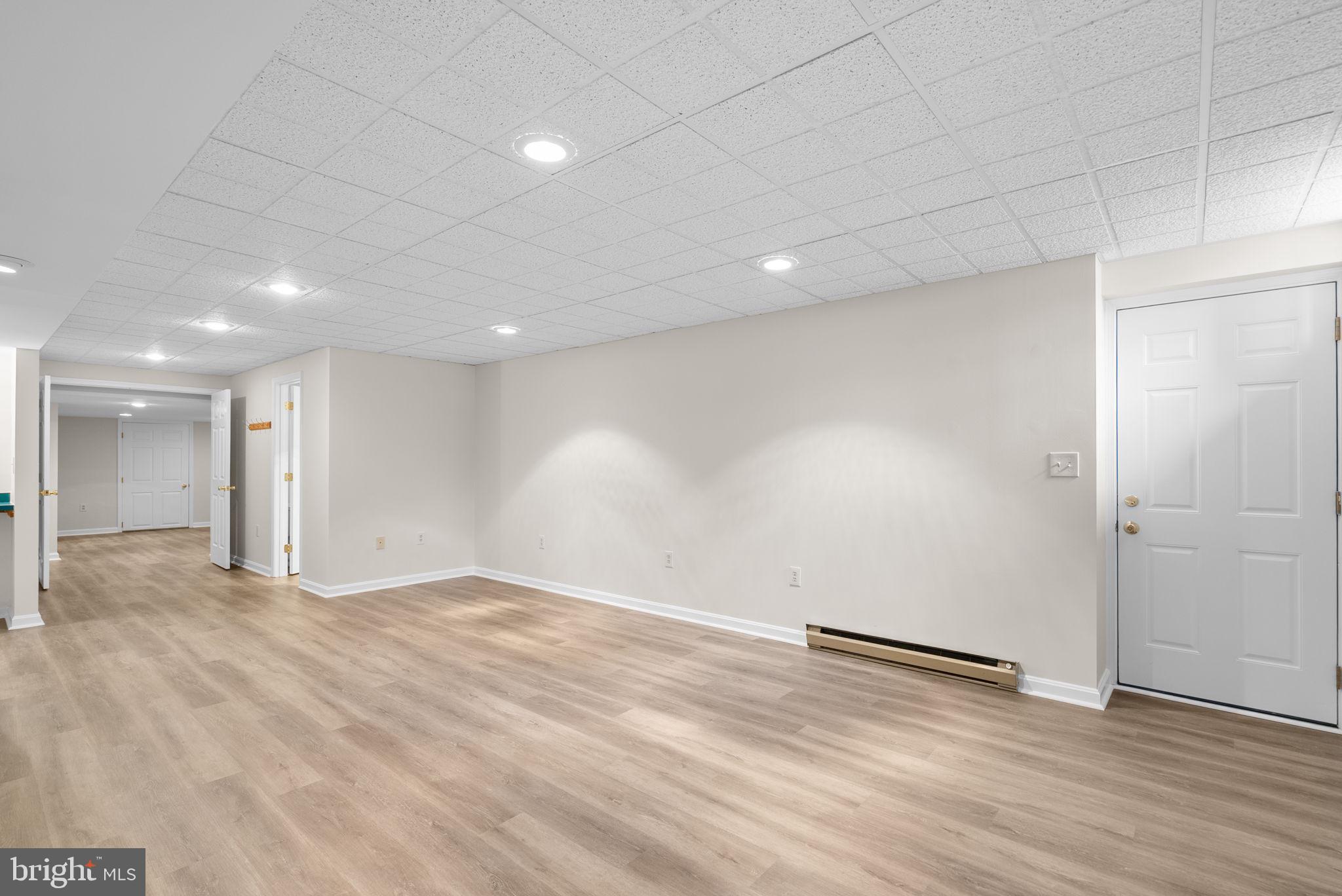 ROLLING KNOLLS - Residential