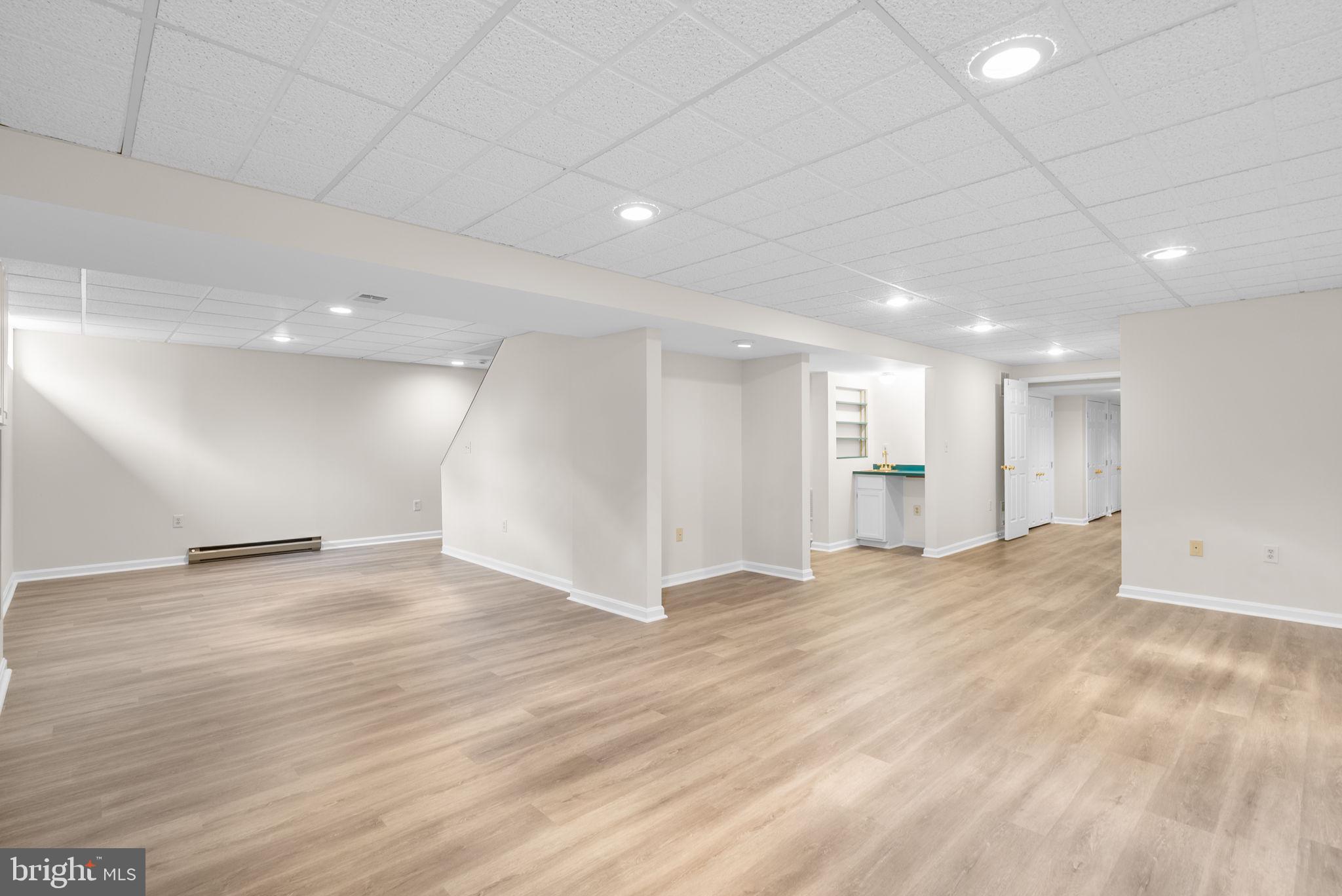 ROLLING KNOLLS - Residential