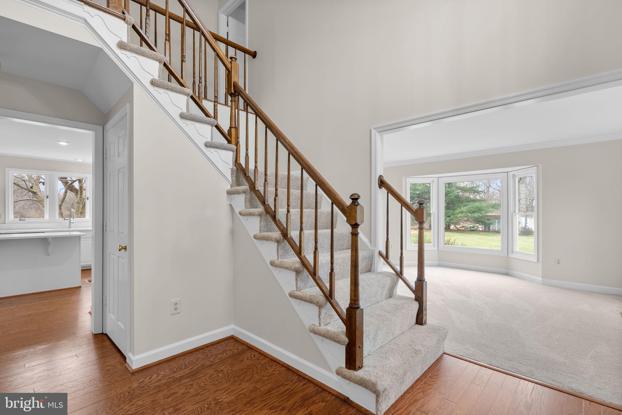 ROLLING KNOLLS - Residential