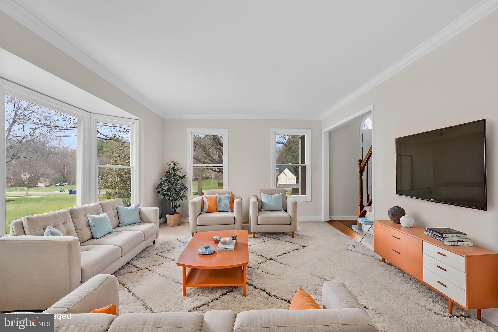 ROLLING KNOLLS - Residential