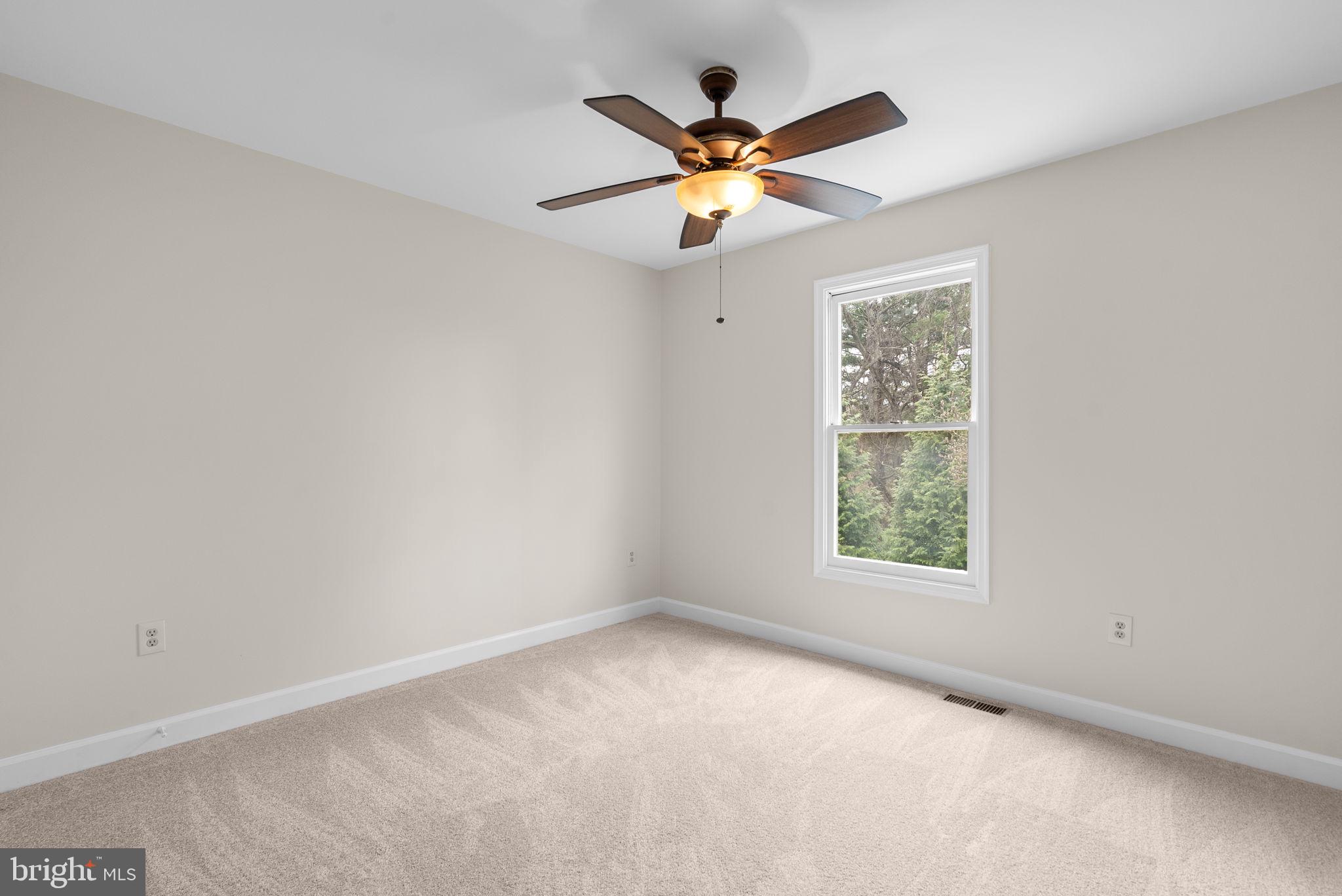 ROLLING KNOLLS - Residential