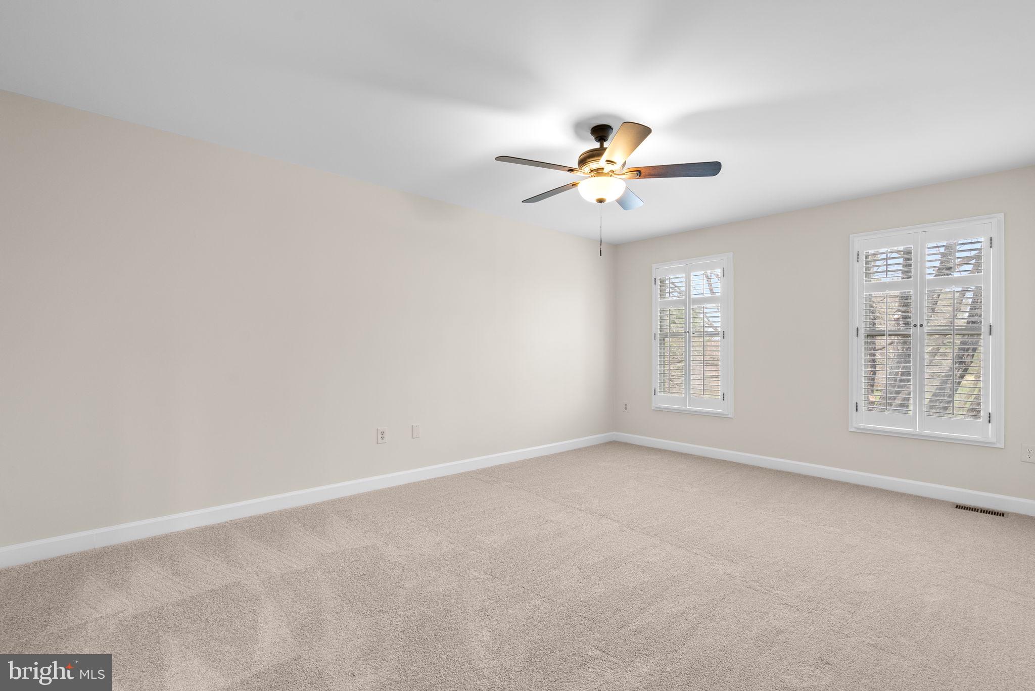 ROLLING KNOLLS - Residential