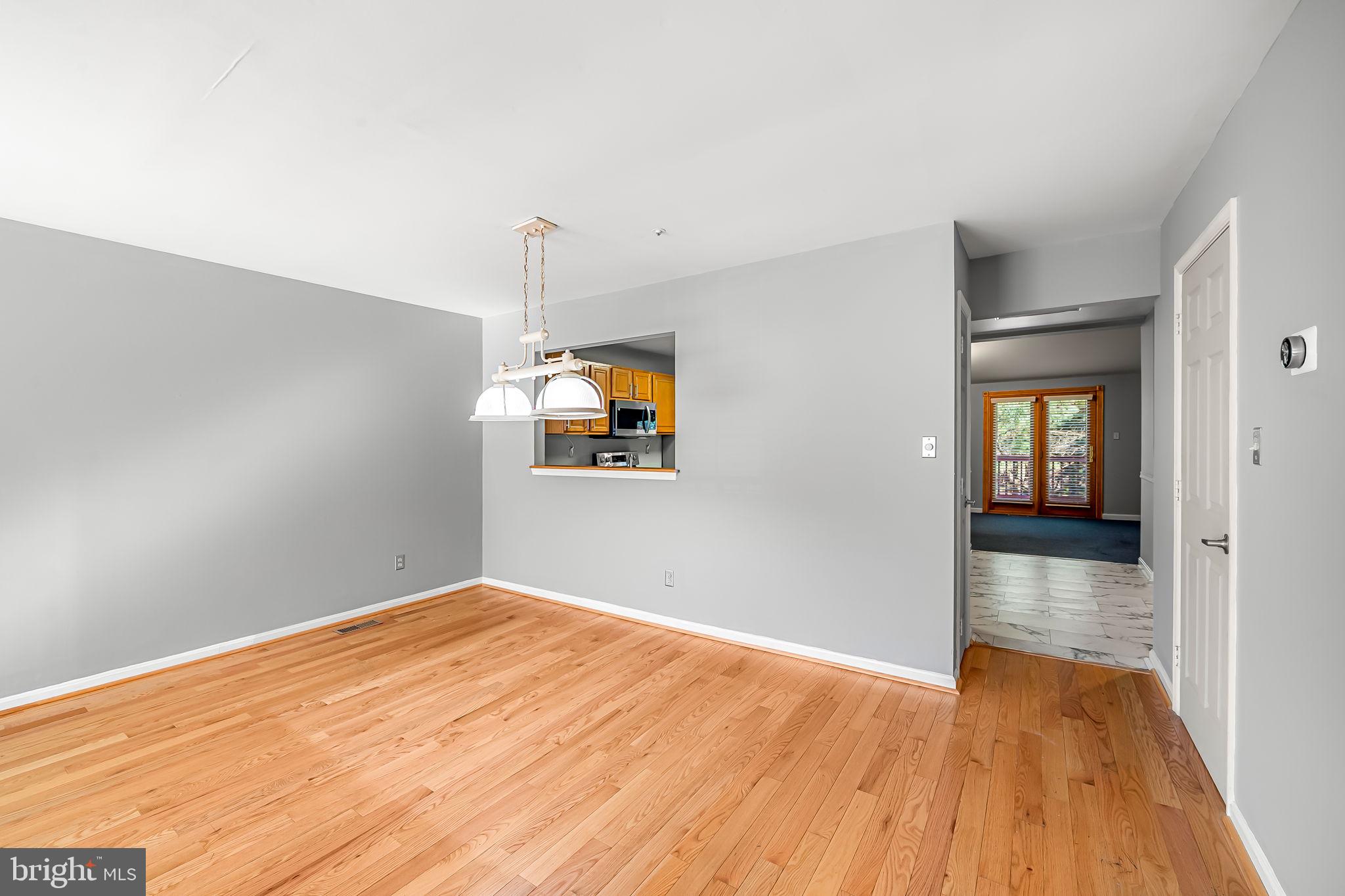 CONSTANT FRIENDSHIP - Residential