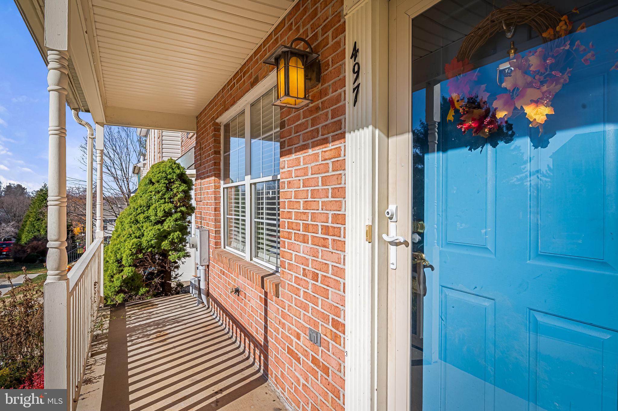 CONSTANT FRIENDSHIP - Residential