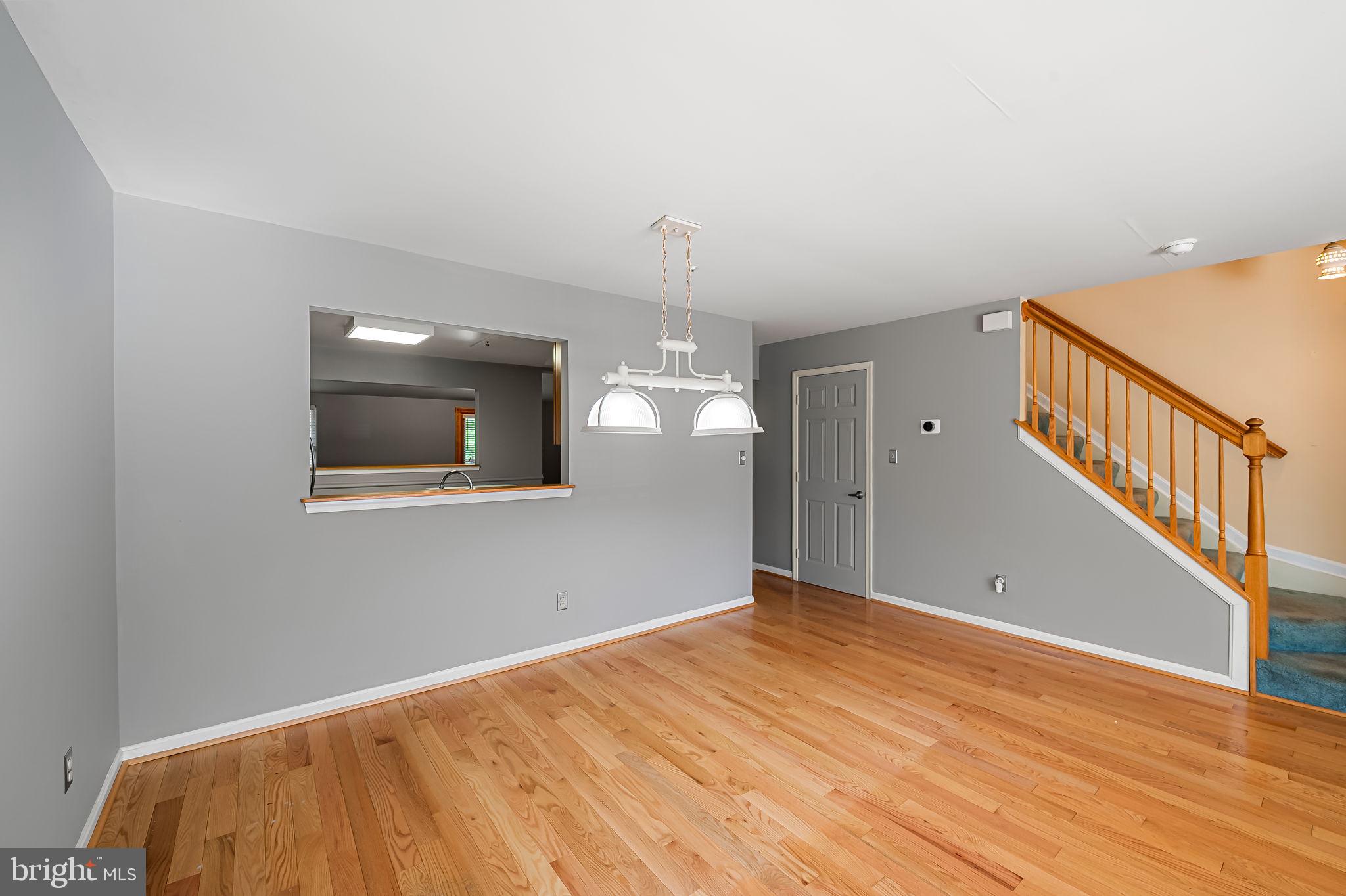 CONSTANT FRIENDSHIP - Residential