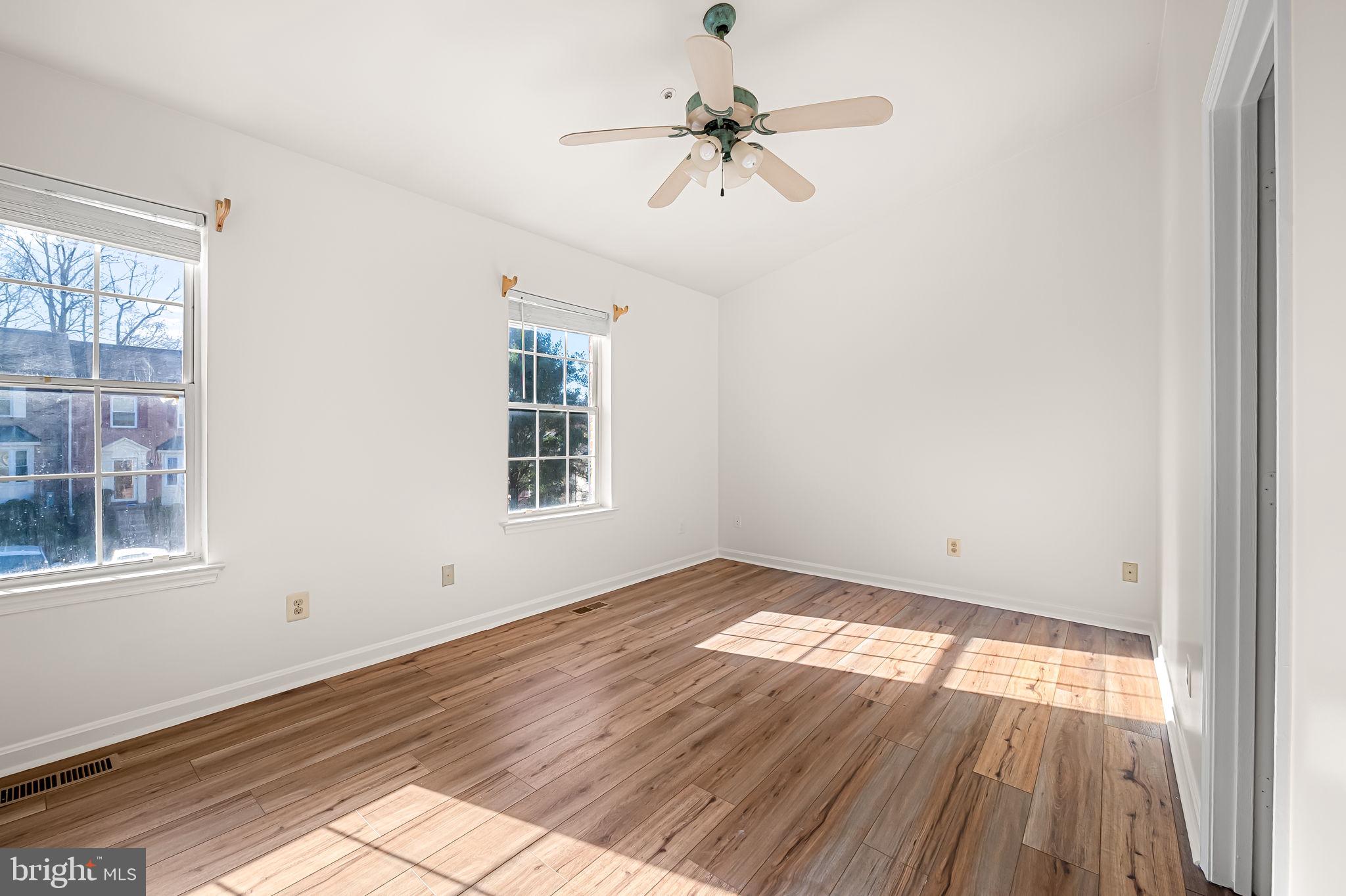 CONSTANT FRIENDSHIP - Residential