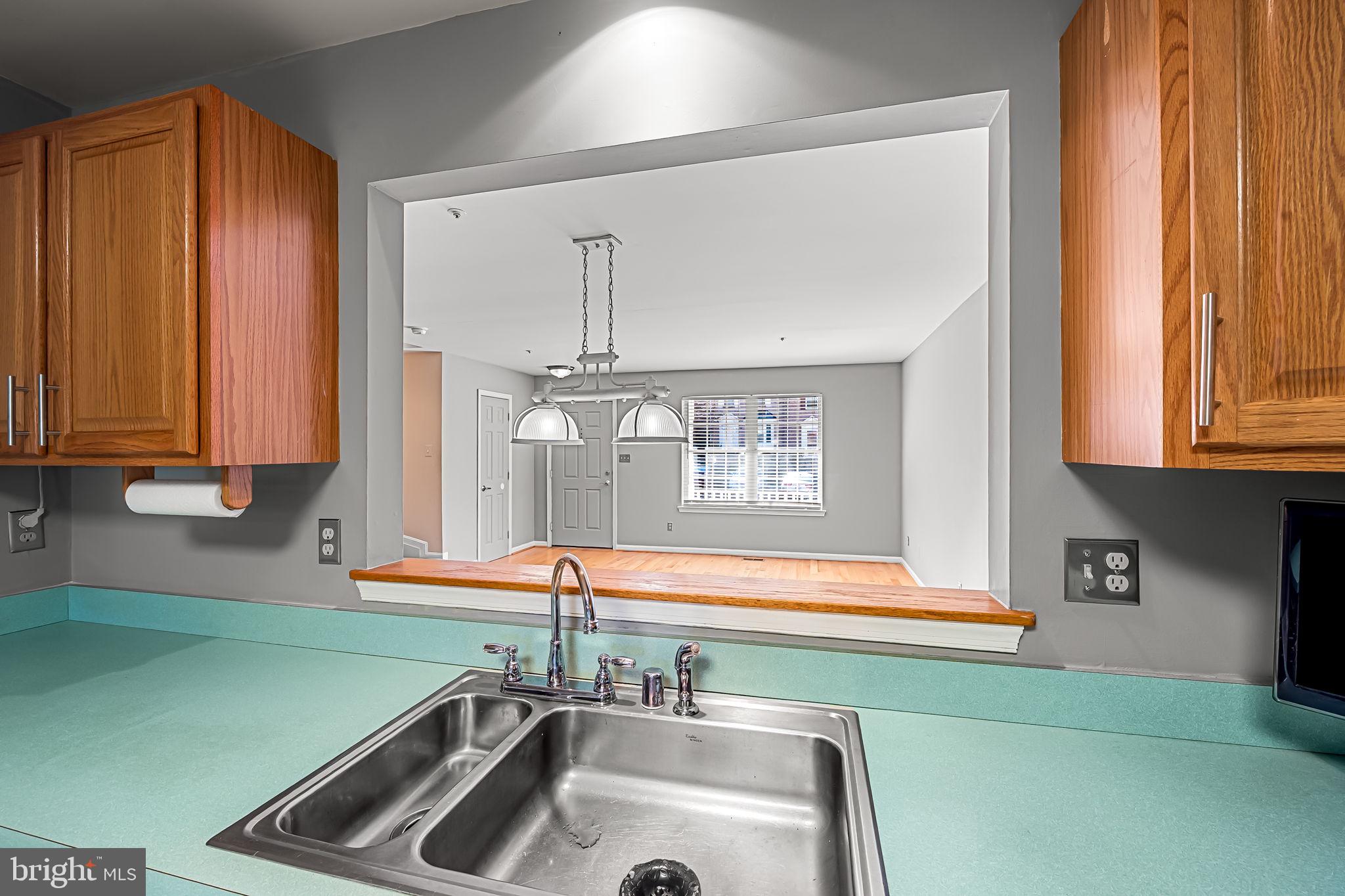 CONSTANT FRIENDSHIP - Residential