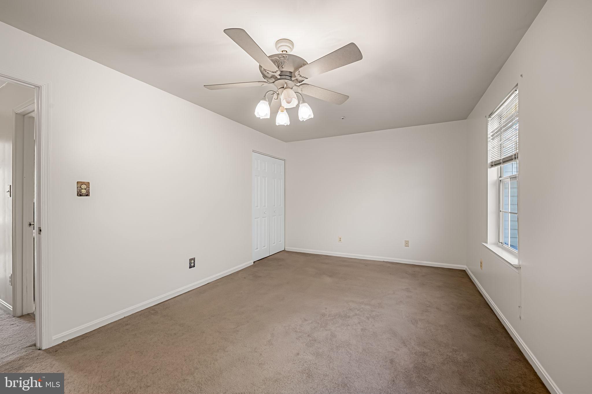 CONSTANT FRIENDSHIP - Residential