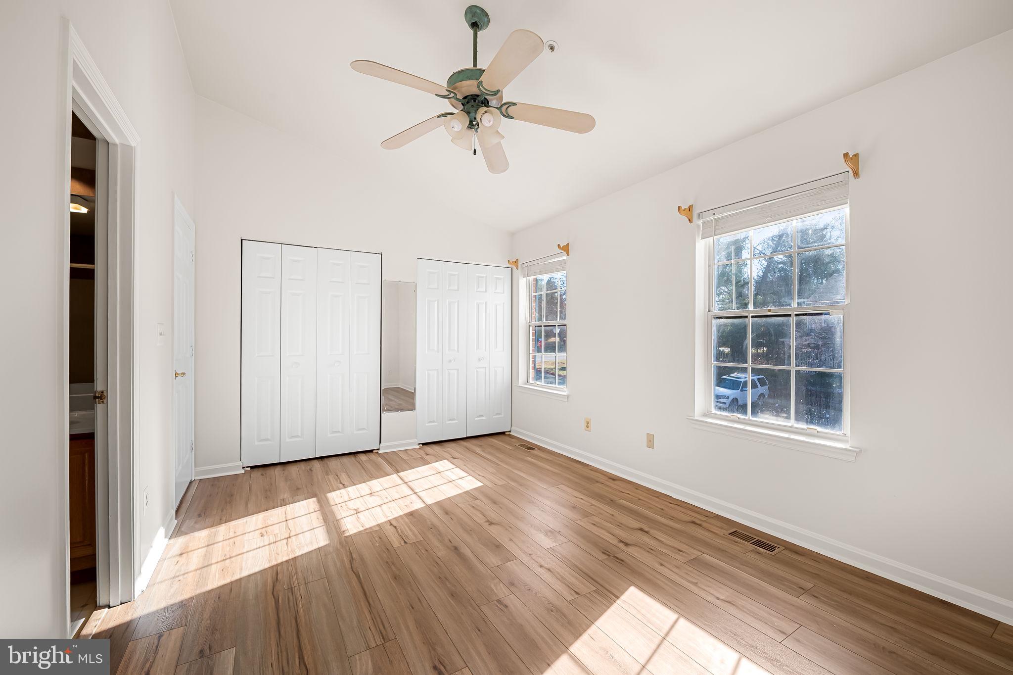 CONSTANT FRIENDSHIP - Residential