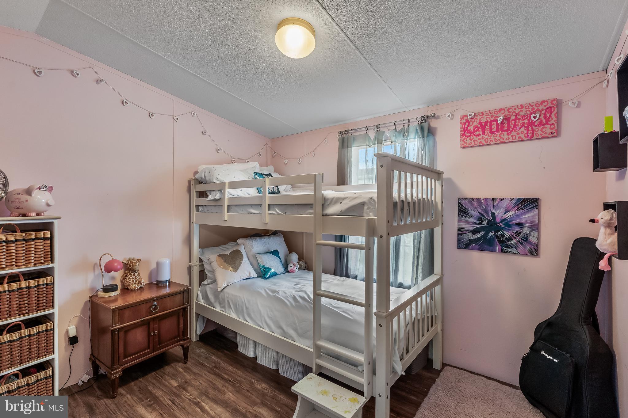 BREEZY ACRES - Residential