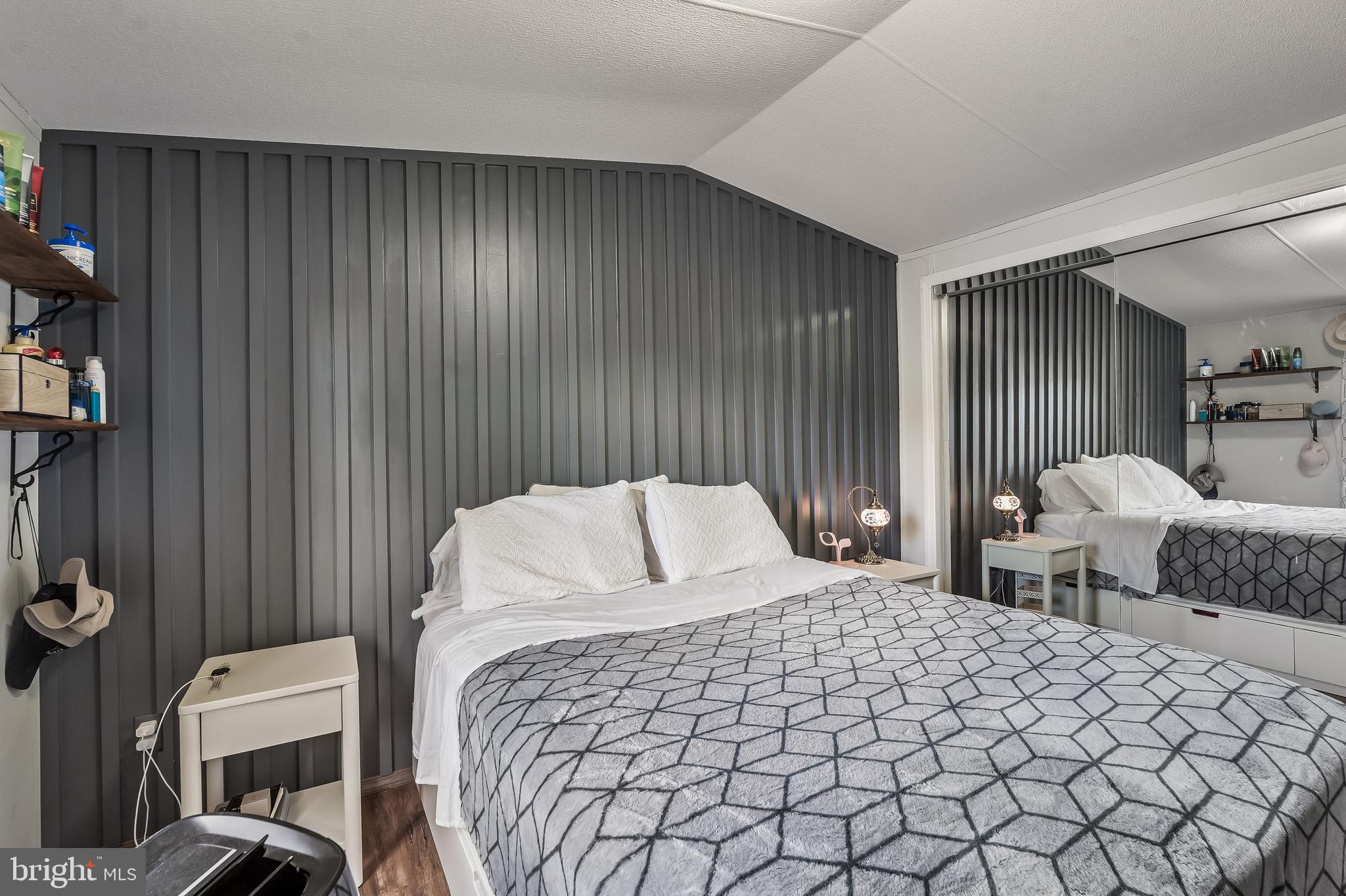 BREEZY ACRES - Residential