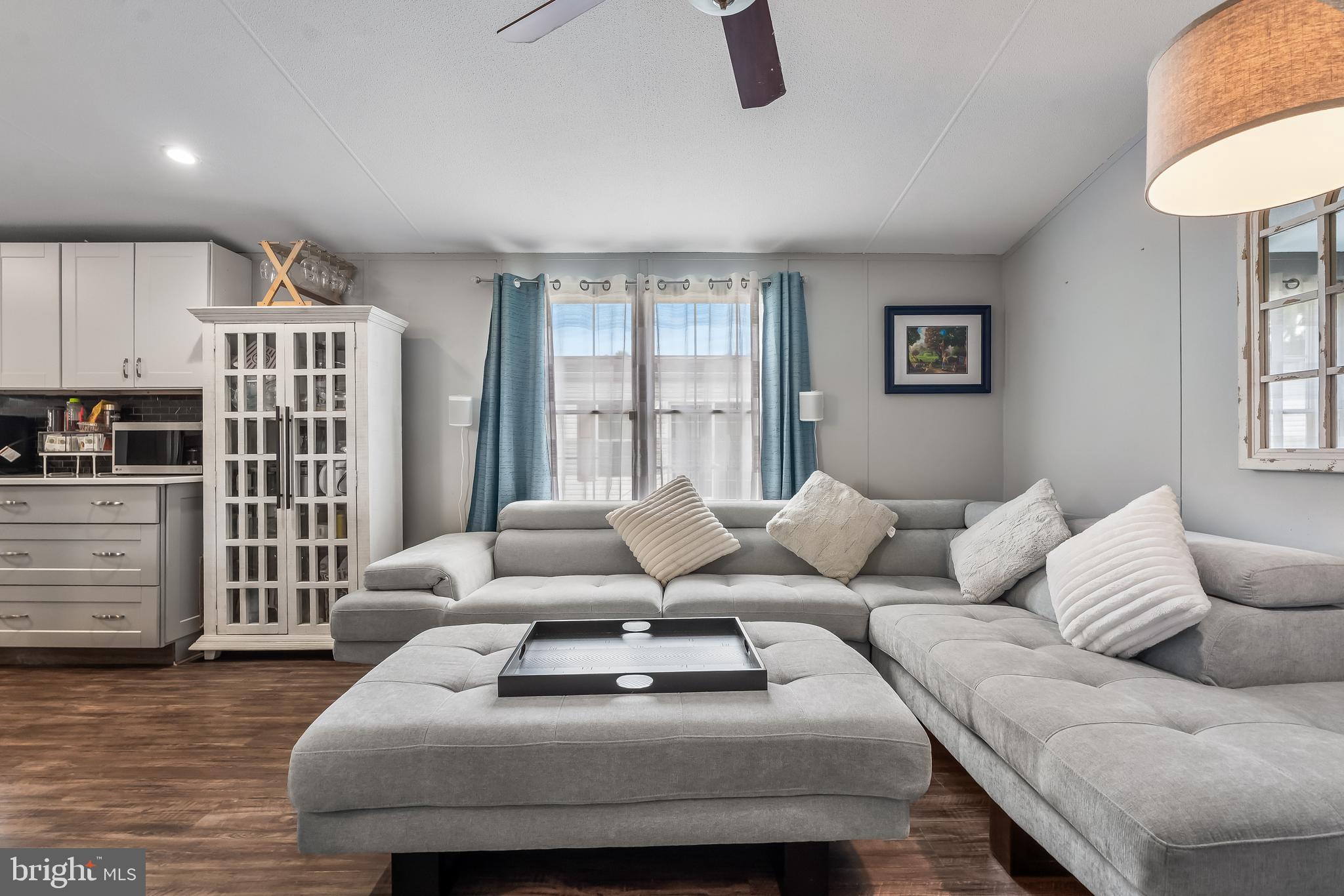 BREEZY ACRES - Residential