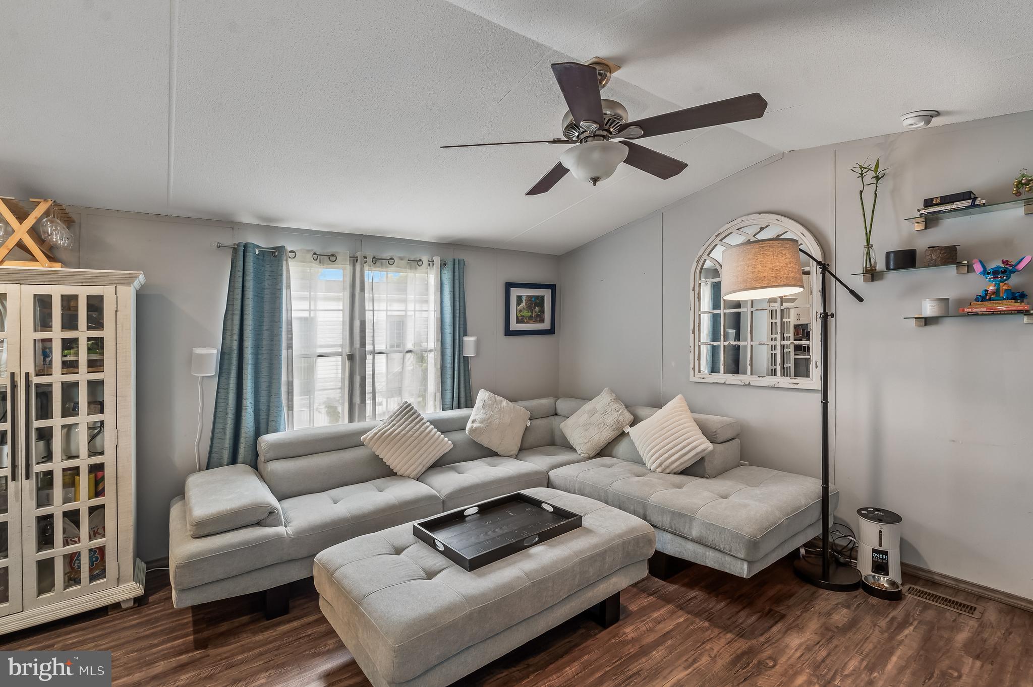 BREEZY ACRES - Residential