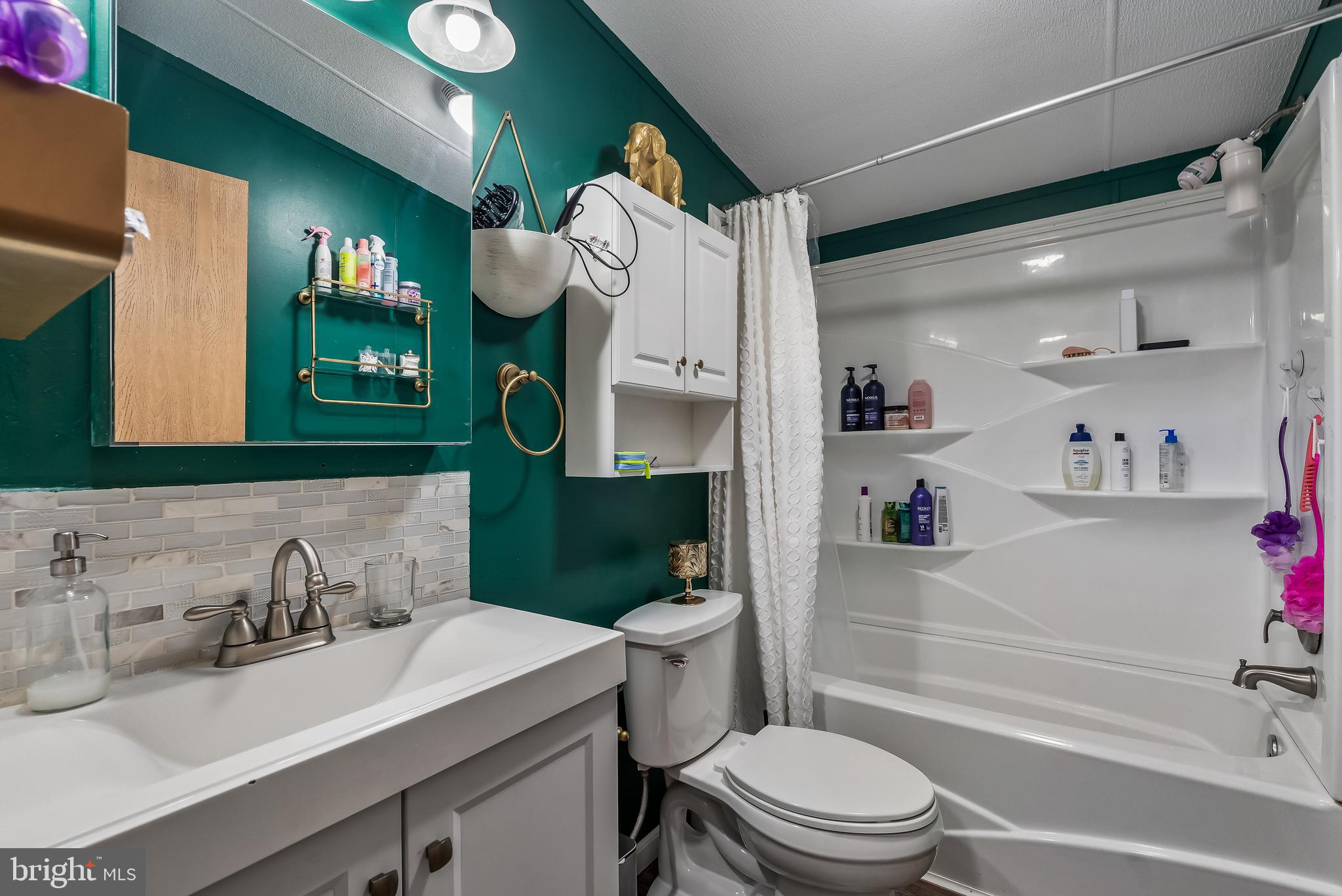 BREEZY ACRES - Residential