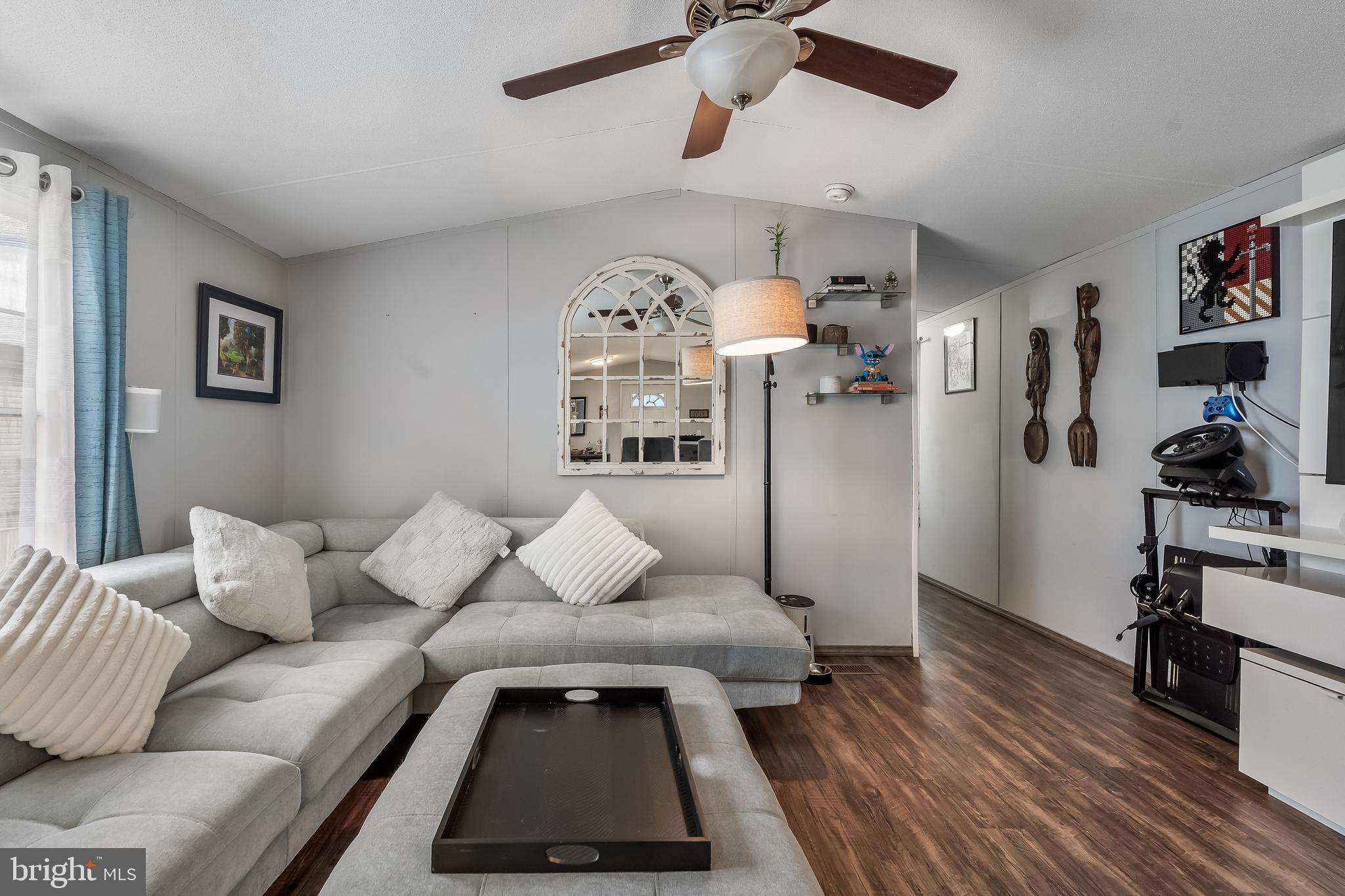 BREEZY ACRES - Residential