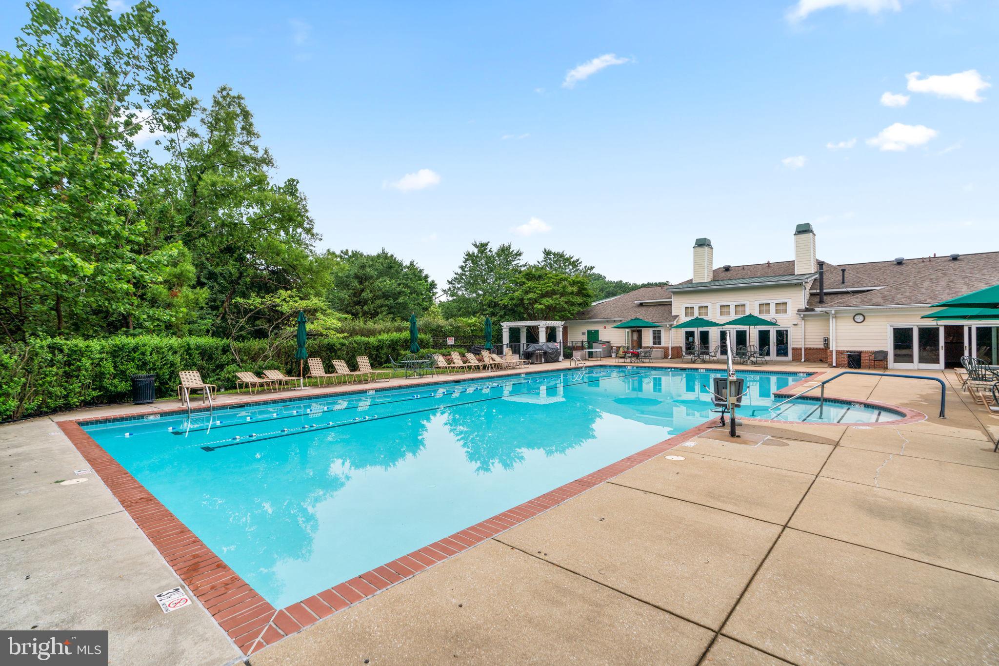 2530 KENSINGTON GARDENS 401