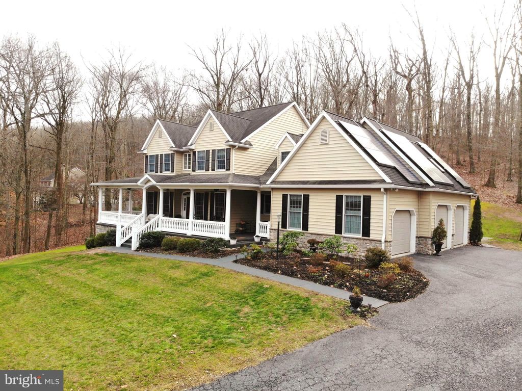 Photo of 895 LAUREL RIDGE RD, REINHOLDS, PA 17569 (MLS # PALA2028916)