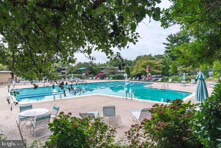 SPRING LAKE GARDEN CONDOMINIUM - Residential