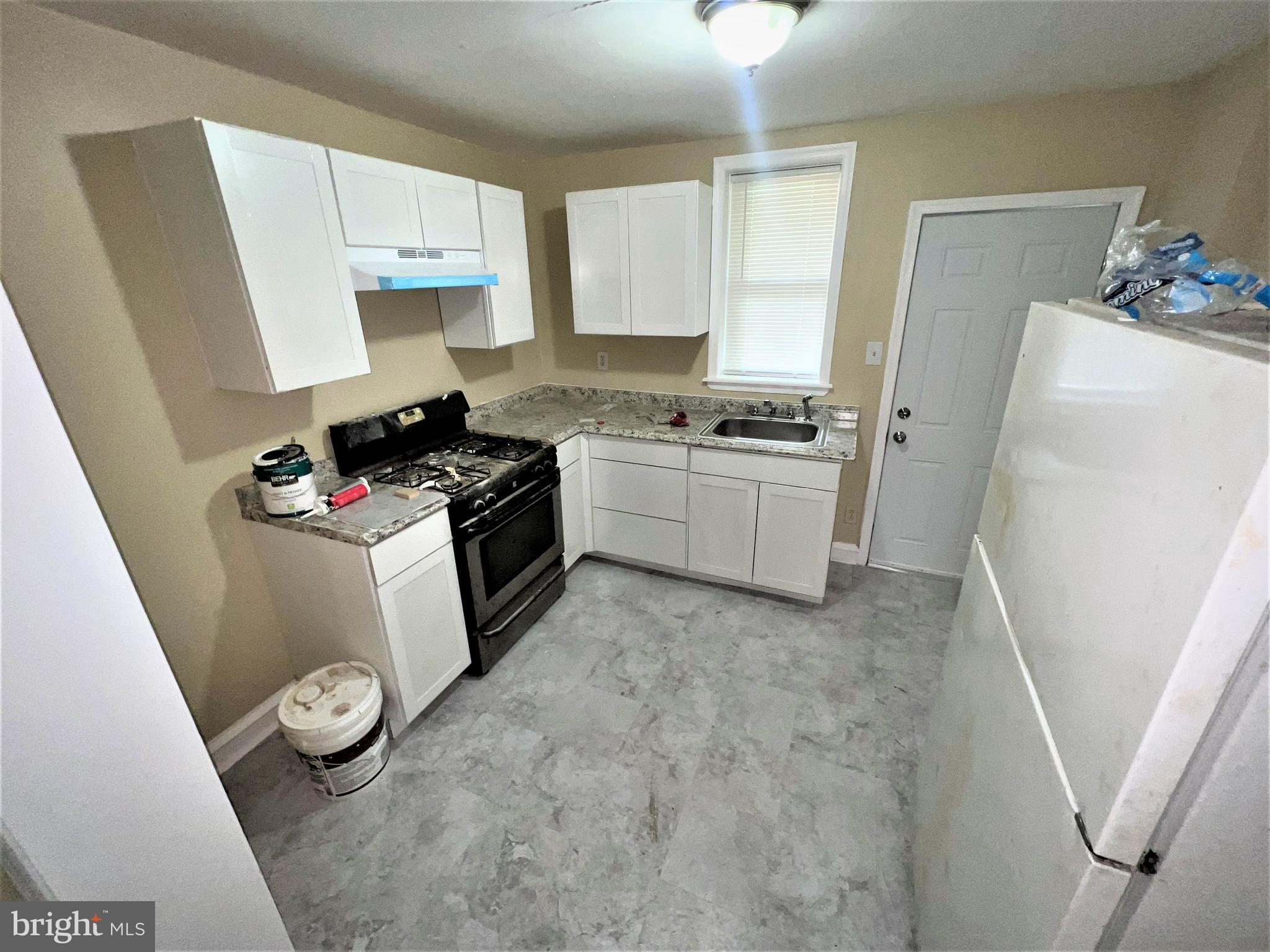 ELMWOOD PARK - Residential