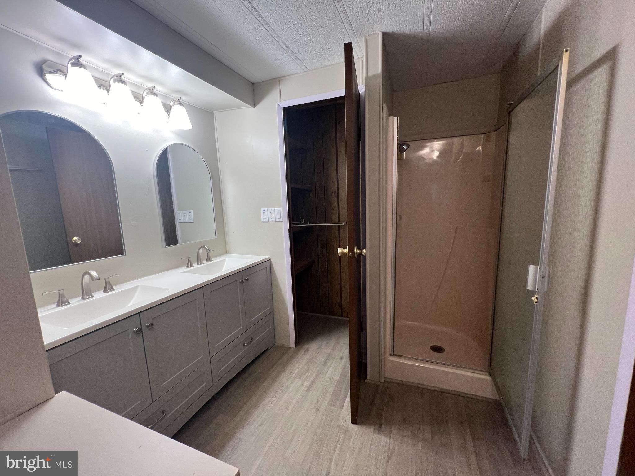 NESHAMINY FALLS - Residential