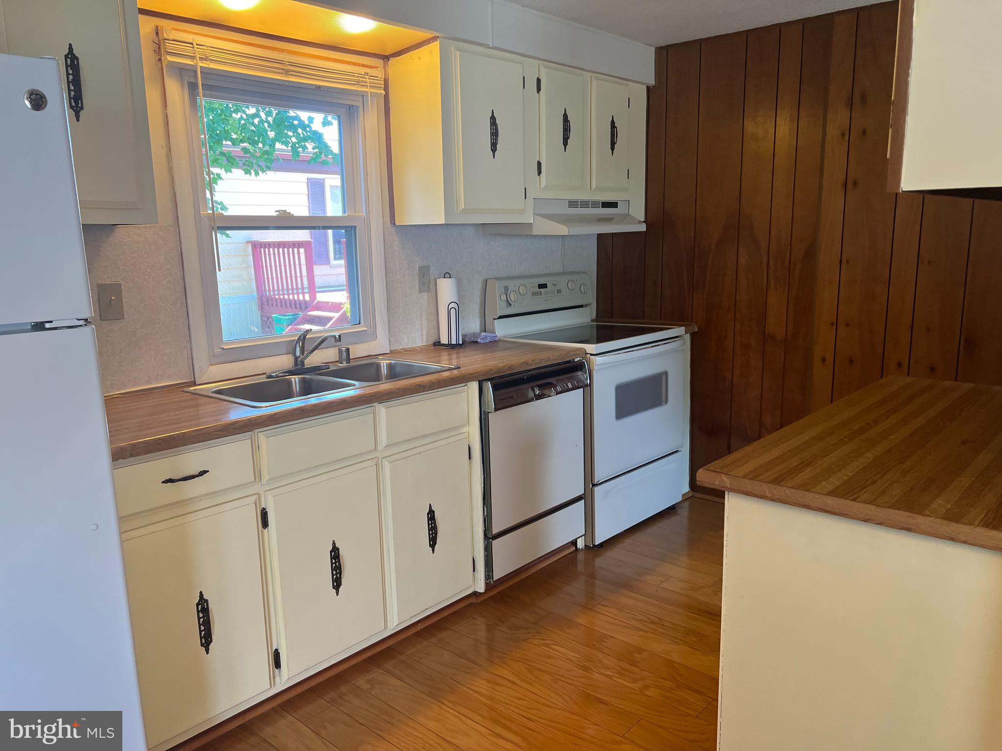 NESHAMINY FALLS - Residential