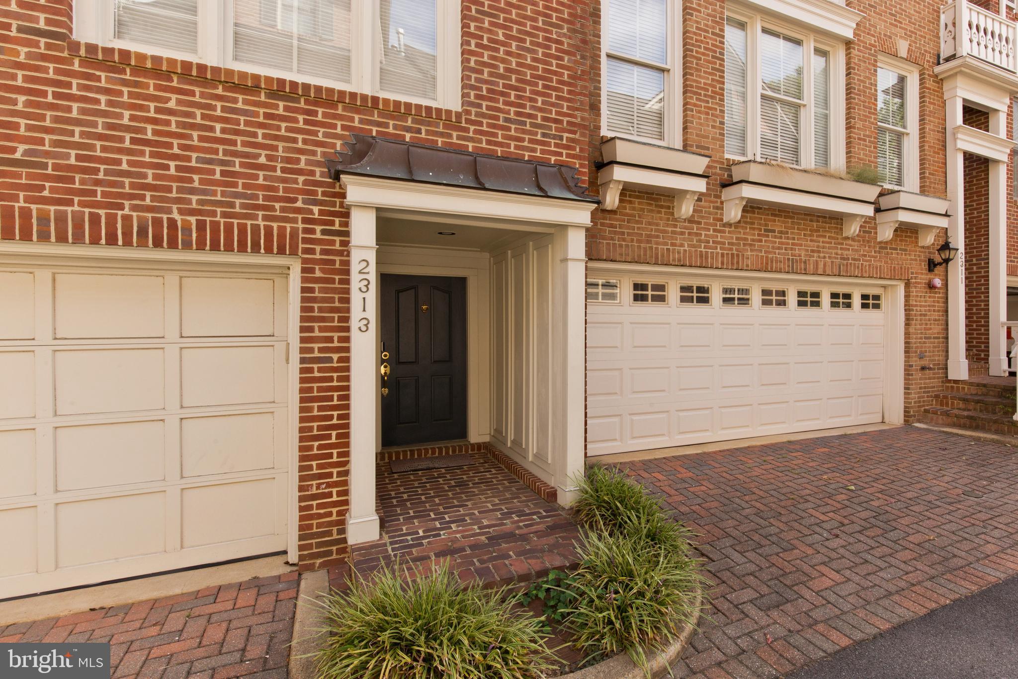 FENWICK COURT - Residential Lease