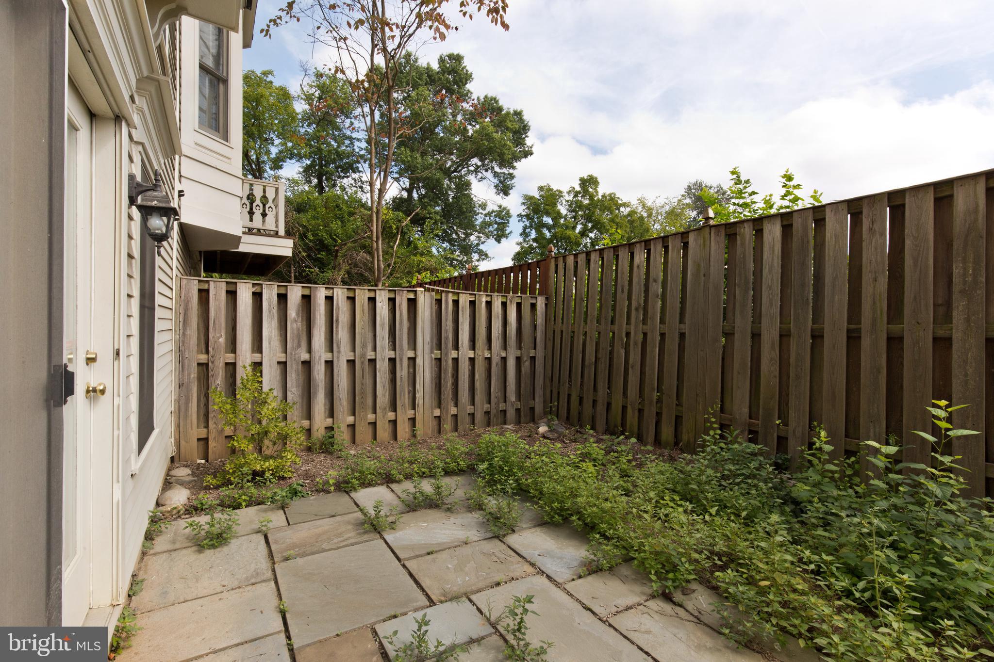 FENWICK COURT - Residential Lease