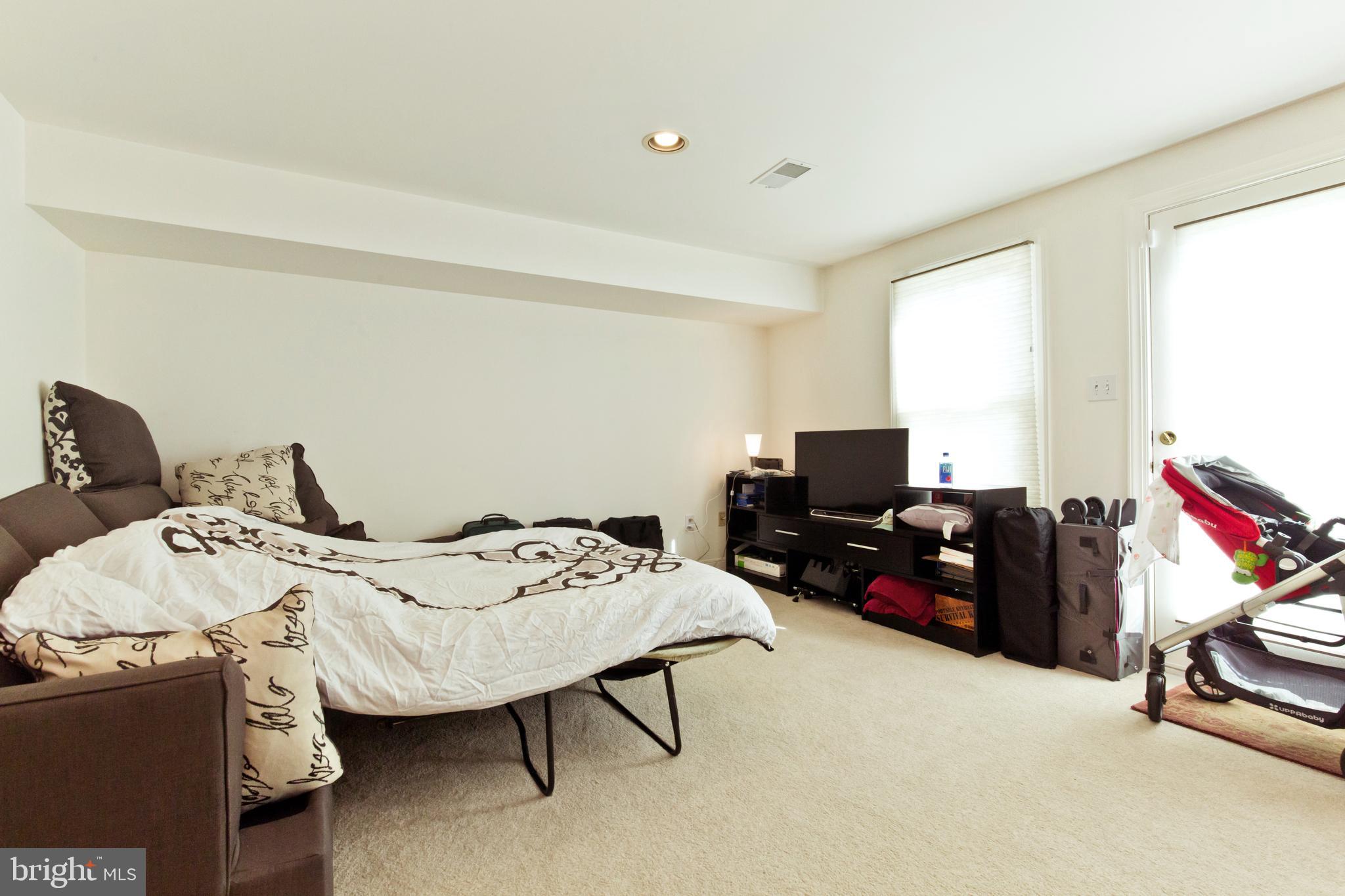 FENWICK COURT - Residential Lease