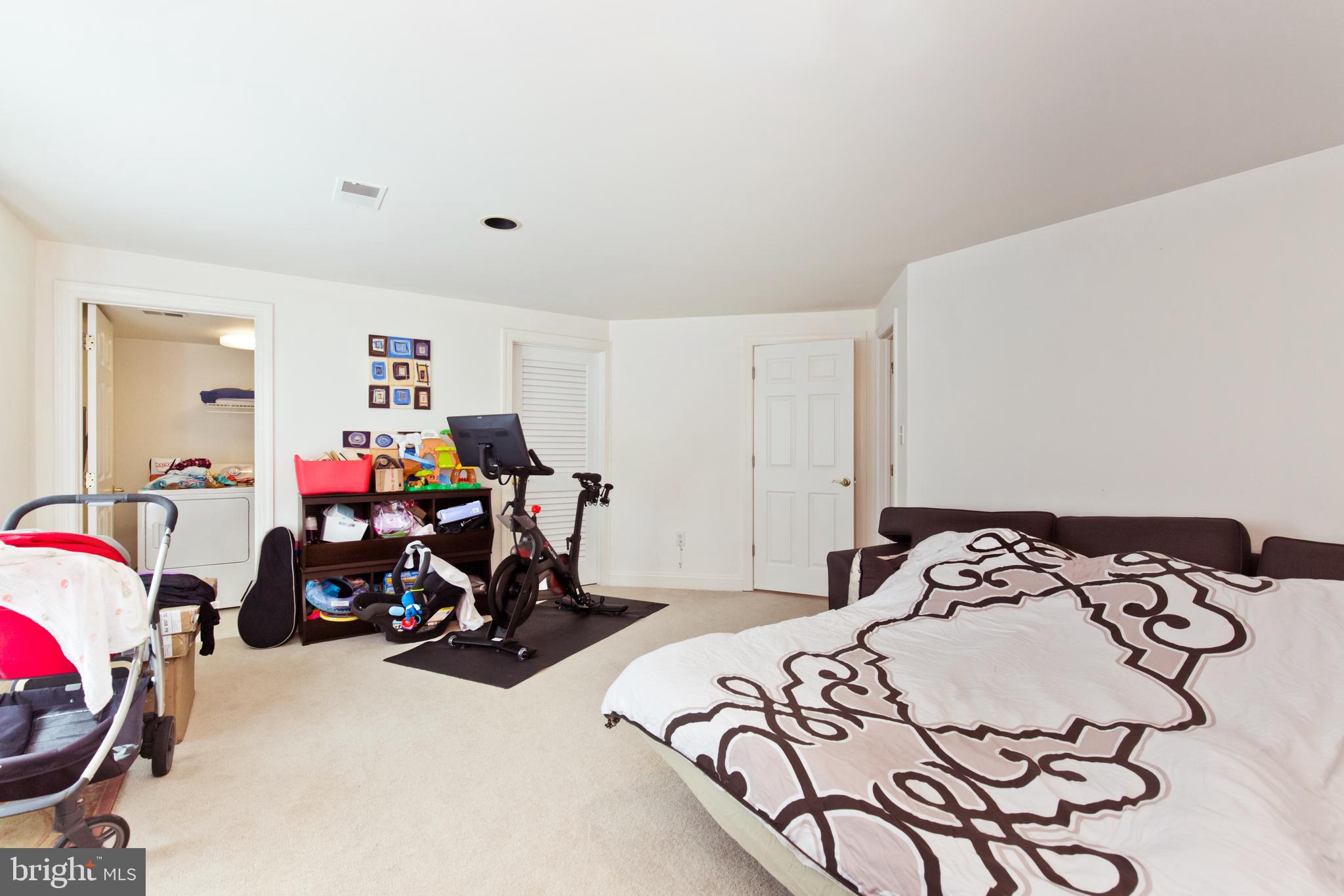 FENWICK COURT - Residential Lease