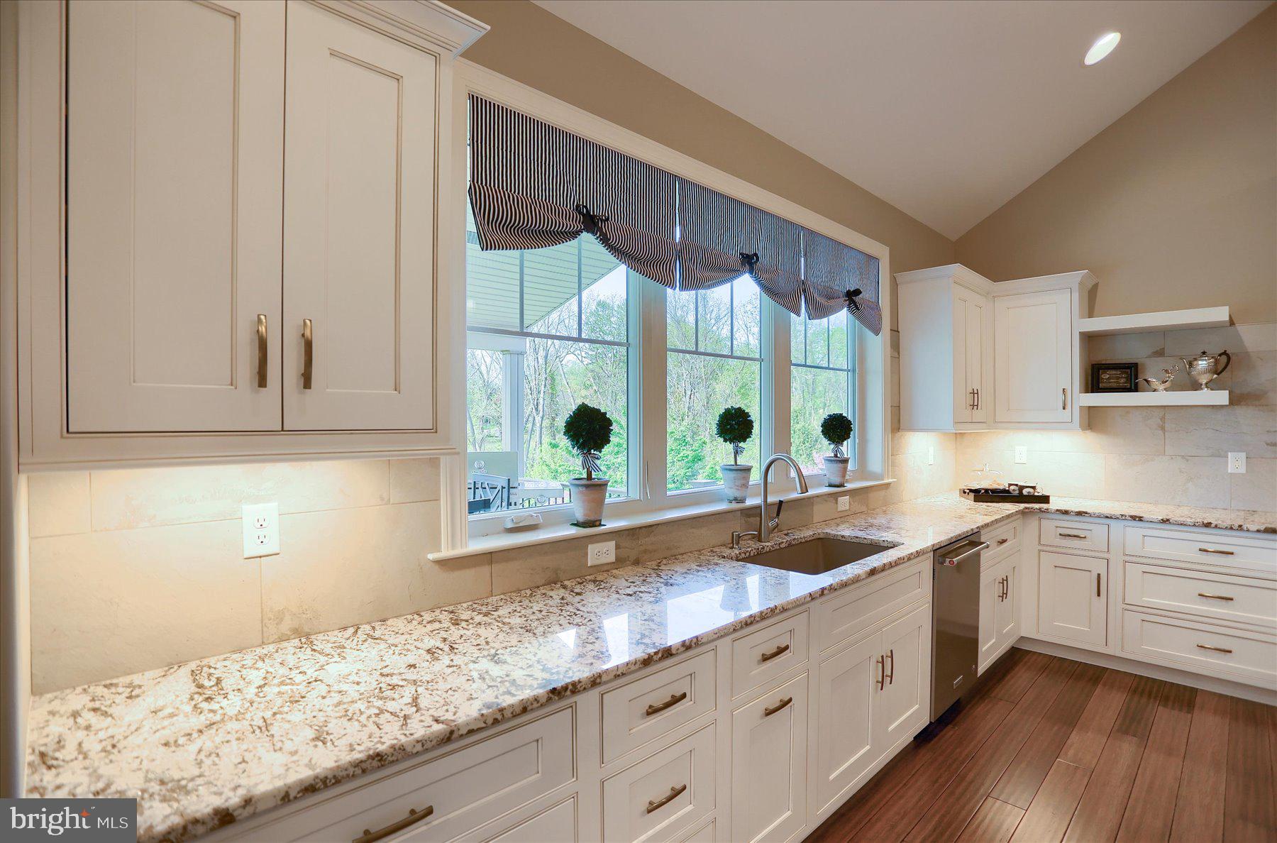 DEAVEN WOODS - Residential