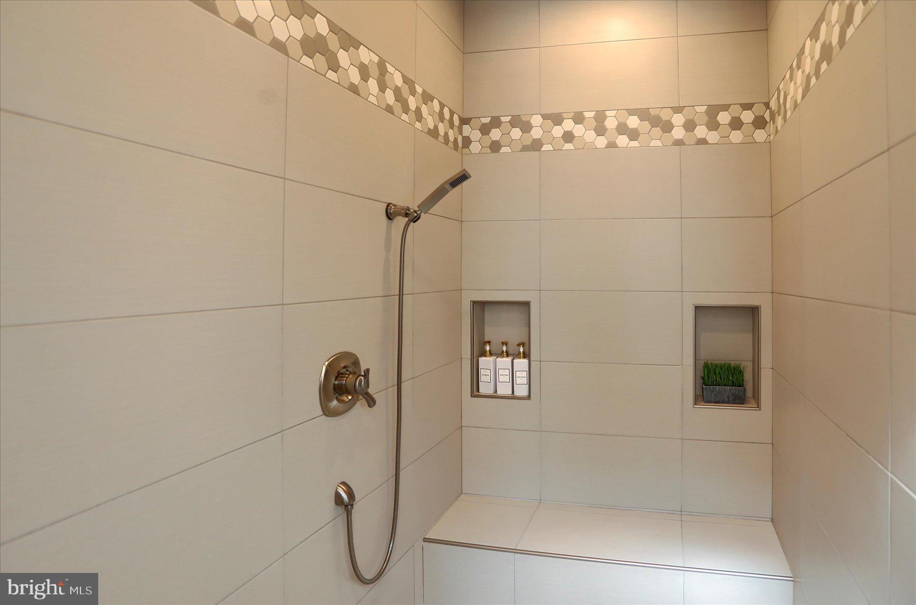 DEAVEN WOODS - Residential