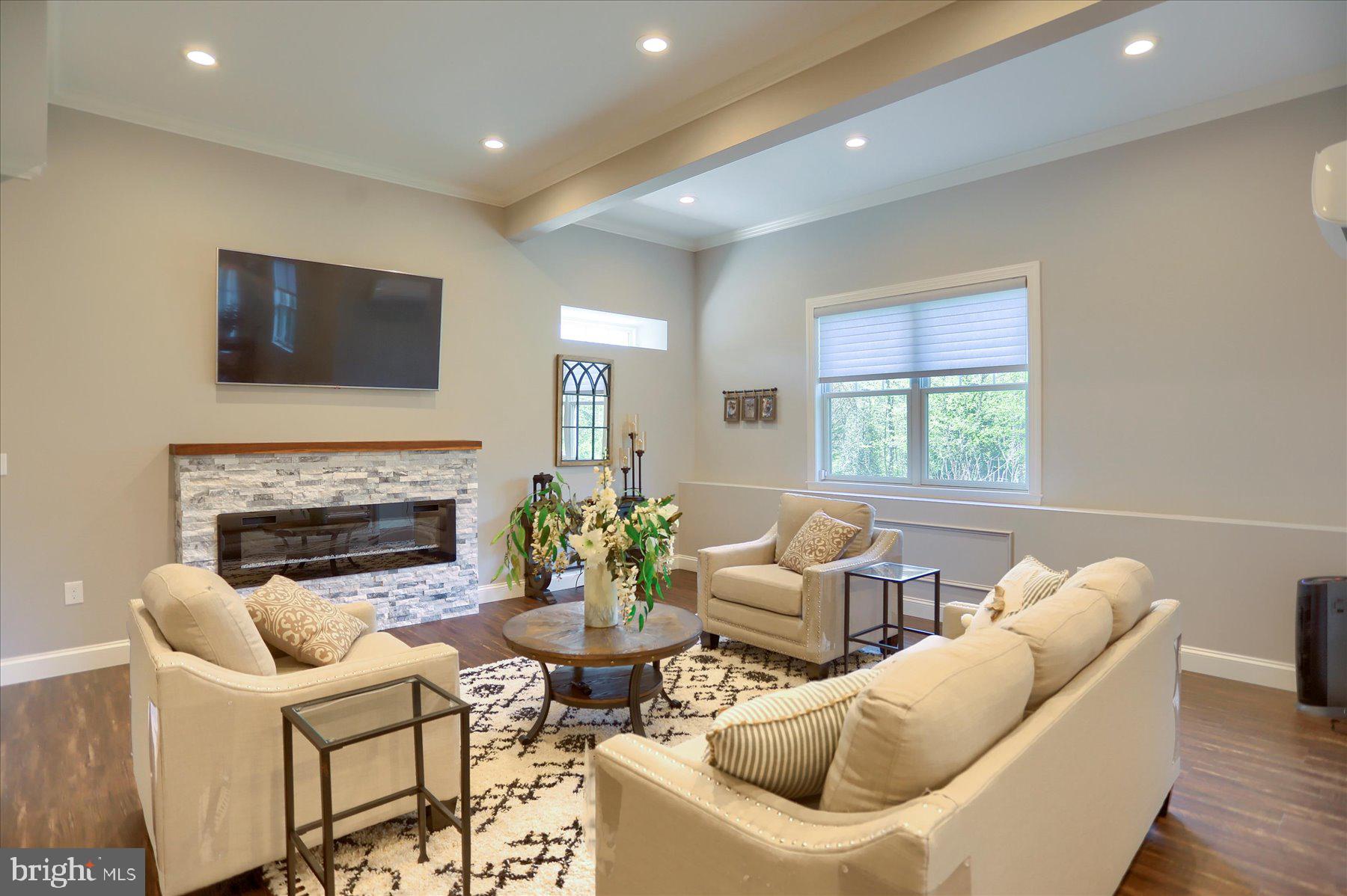 DEAVEN WOODS - Residential