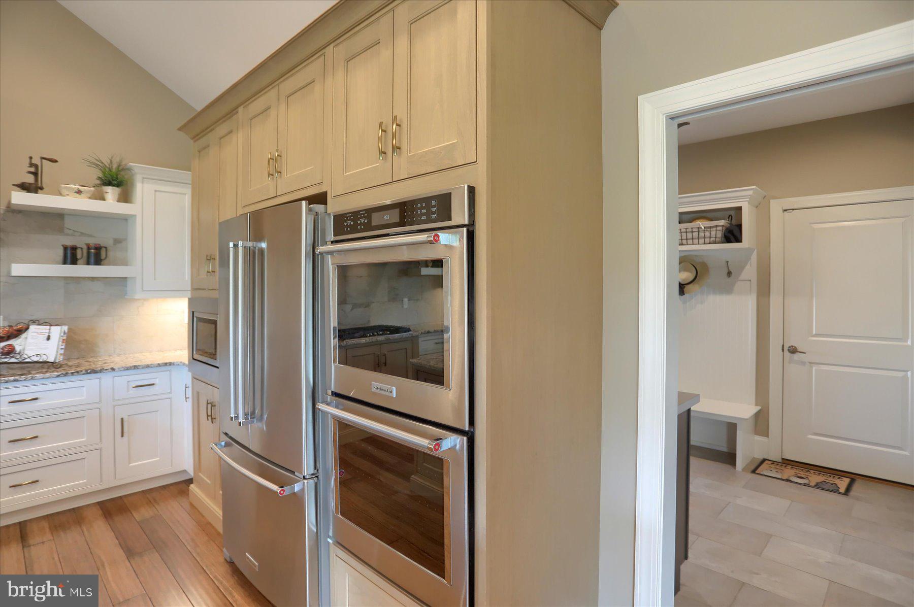 DEAVEN WOODS - Residential